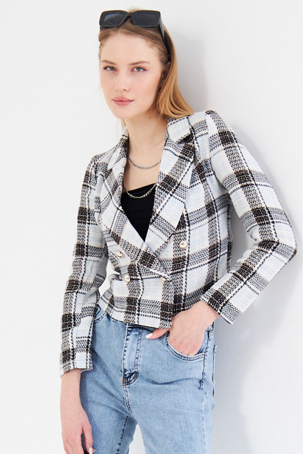 Kadın Açık Mavi Kruvaze Yaka Tüvit Crop Ceket ARM-24K001014
