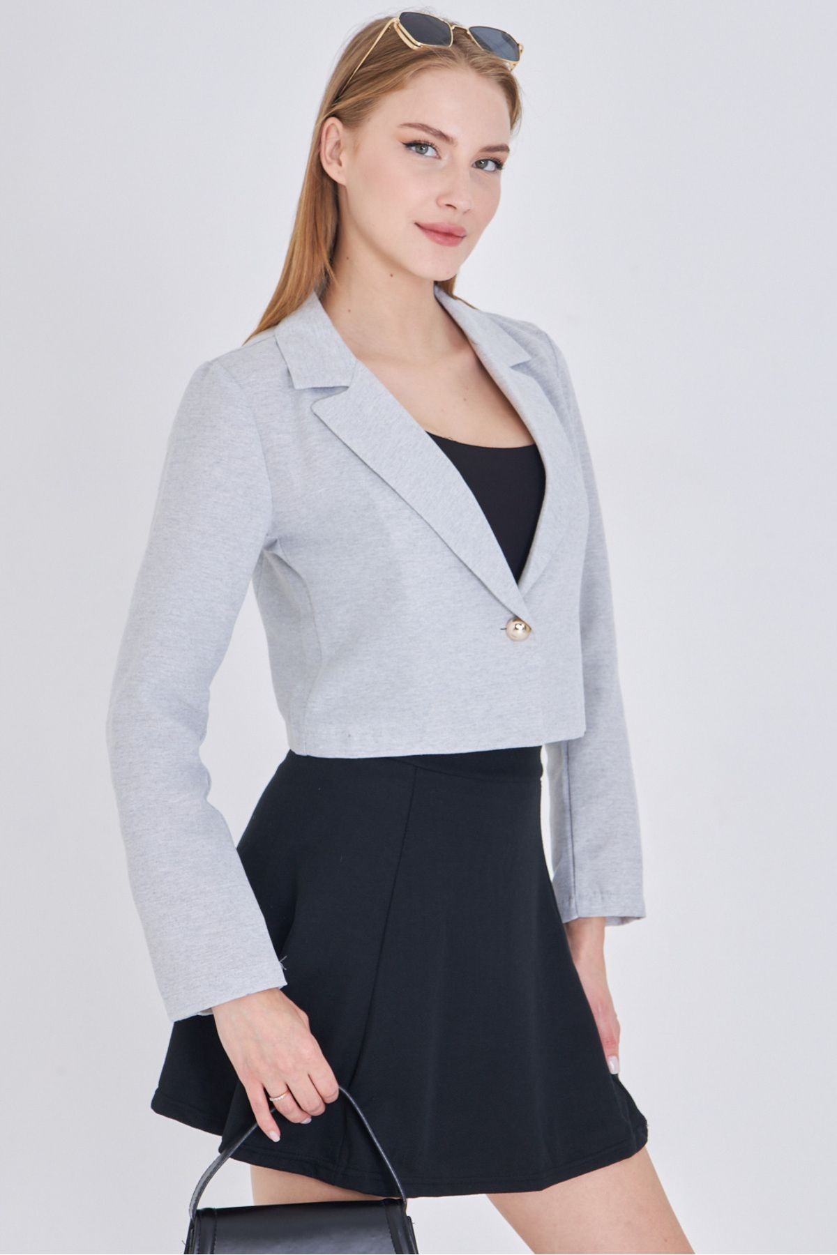 Kadın Gri Tek Düğmeli Crop Ceket ARM-23Y001064