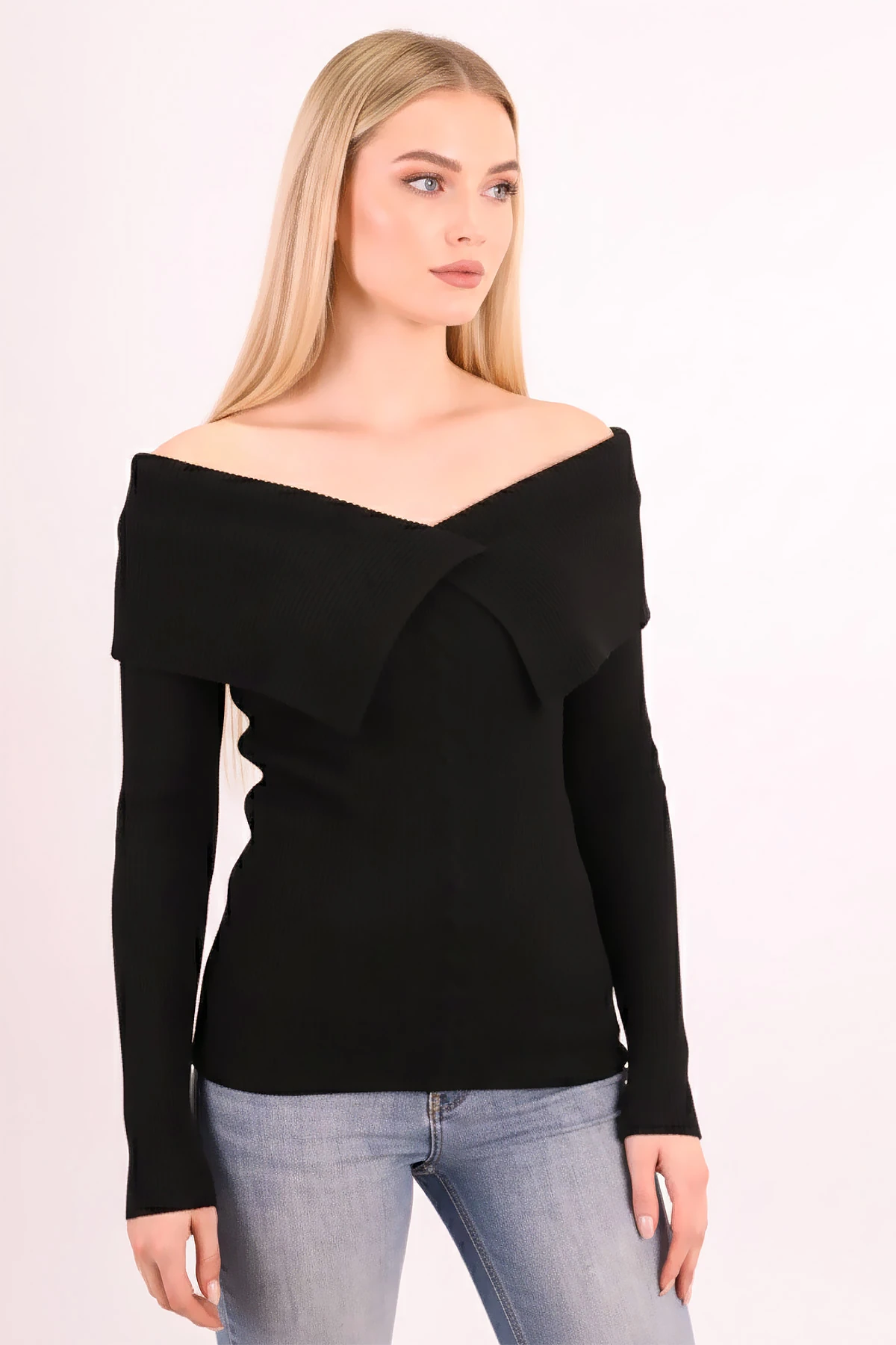 Kadın Siyah Madonna Yaka Triko Kazak ARM-26K136068