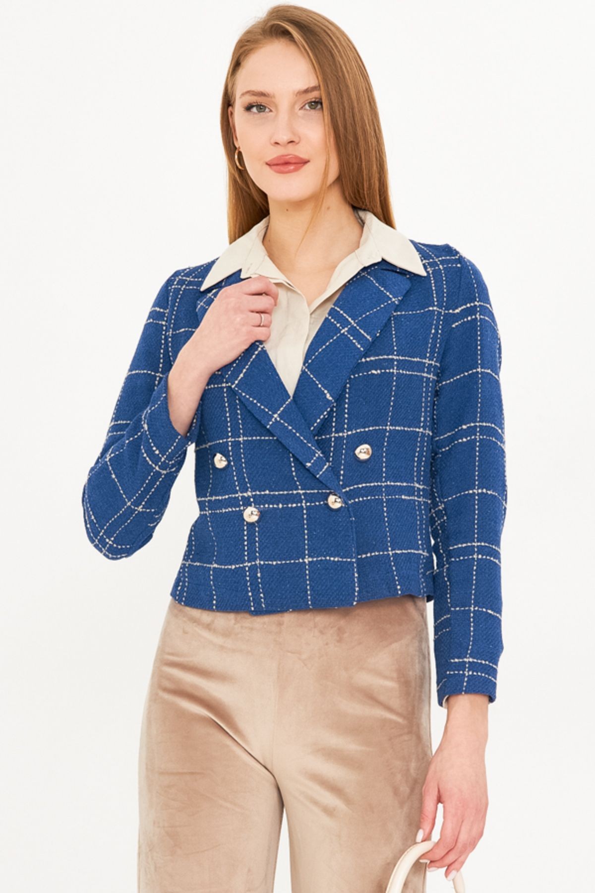 Kadın Laci- Bej Kruvaze Yaka Tüvit Crop Ceket ARM-24K001014