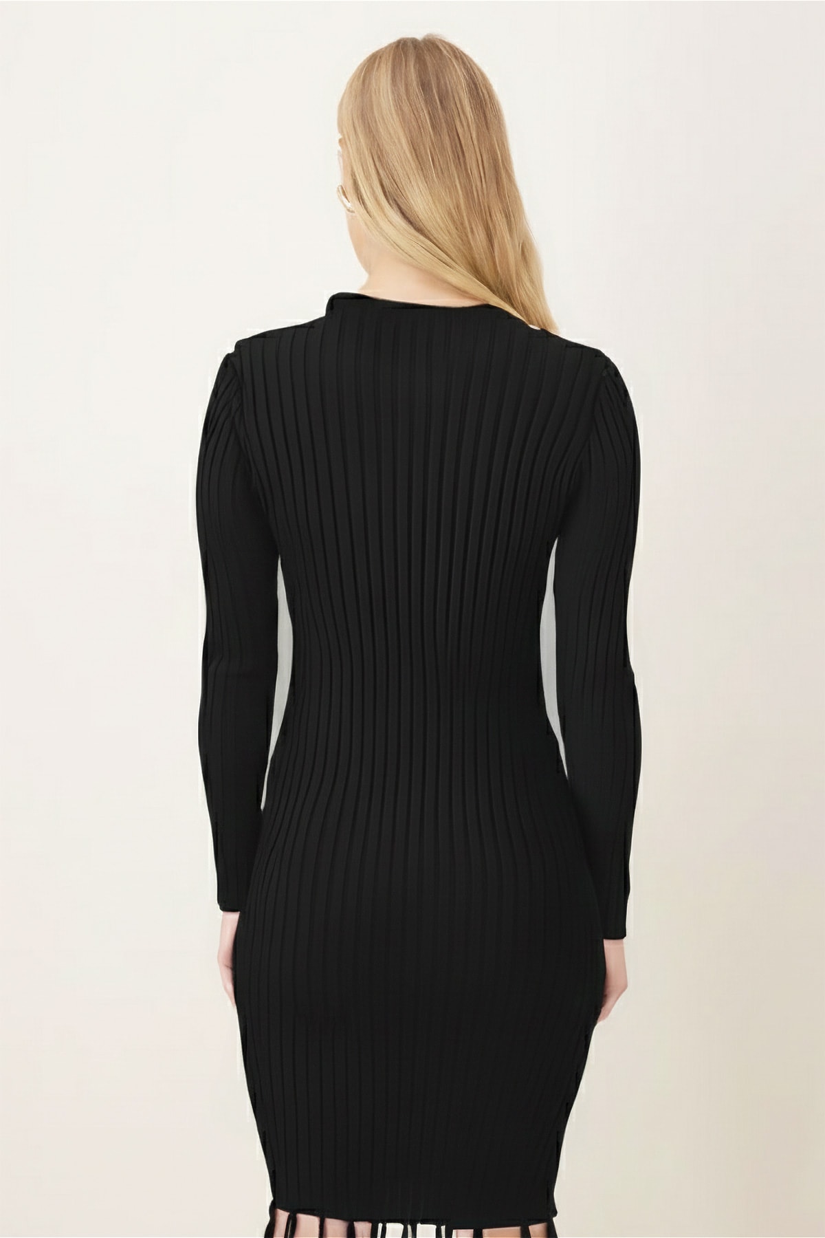 Kadın Siyah Etek Ucu Püsküllü Triko Elbise ARM-26K136028