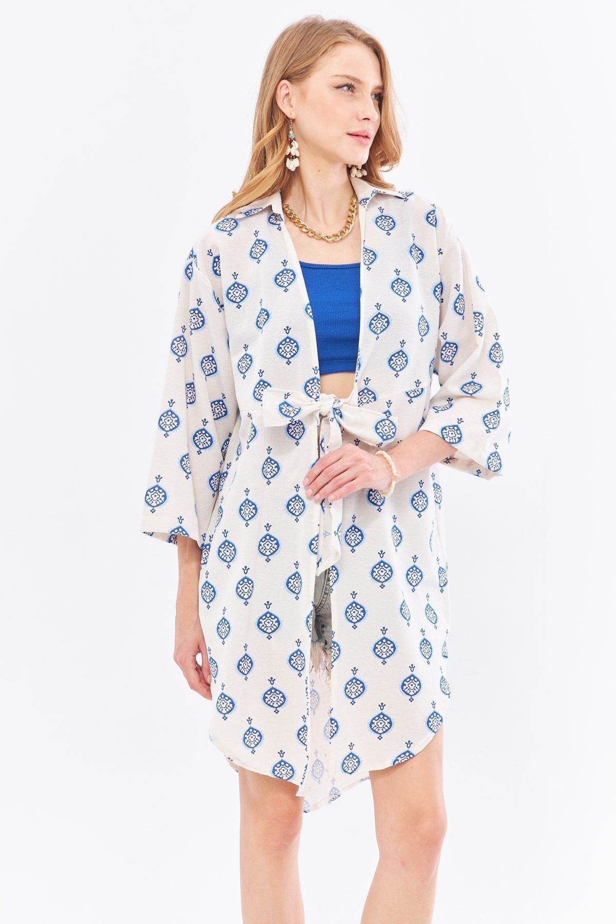 Kadın Mavi Keten Görünümlü Desenli Önden Bağlamalı Midi Boy Kimono Gömlek ARM-24Y001096