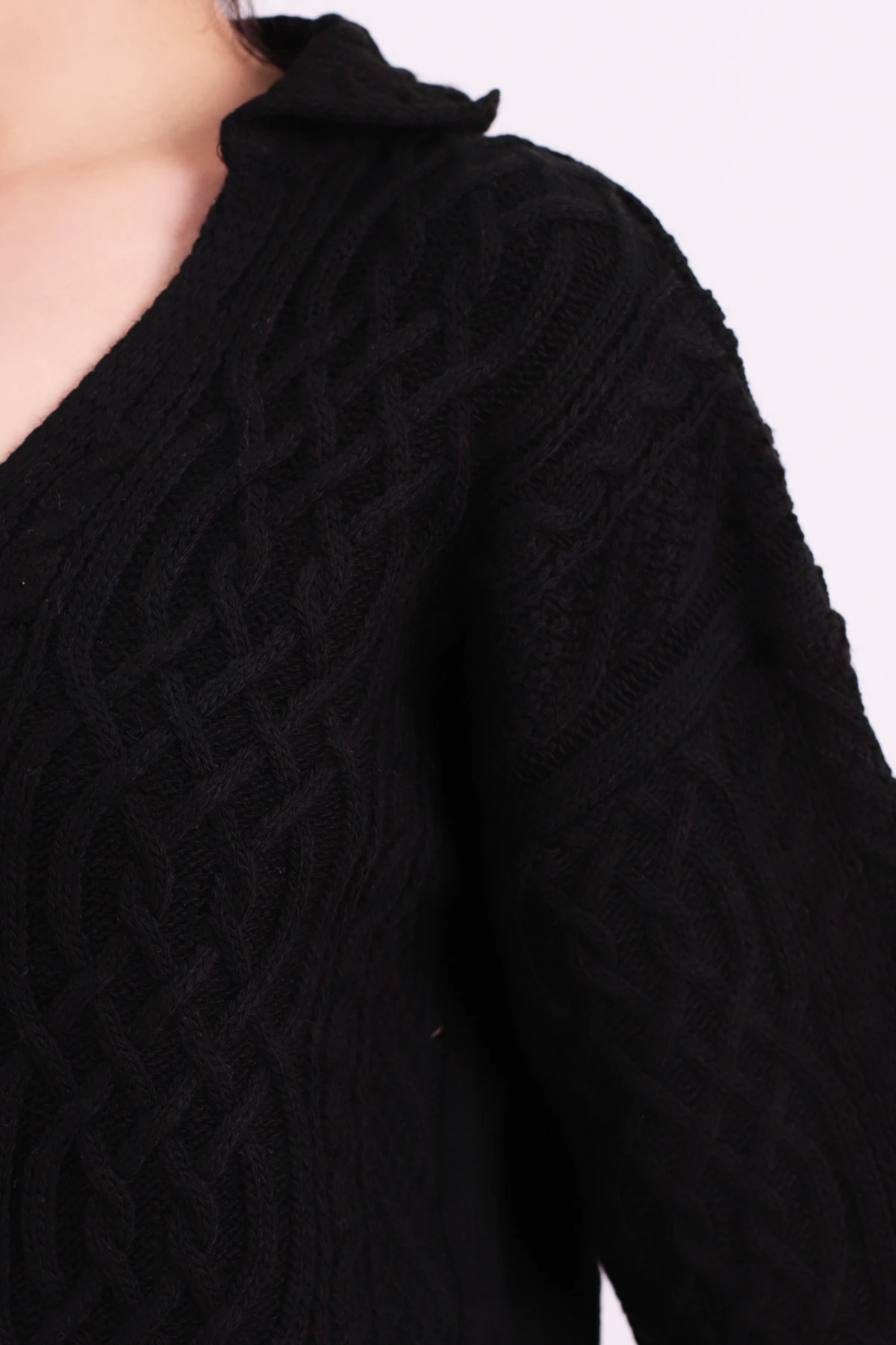 Kadın Siyah V Yaka Triko Kazak ARM-26K136037