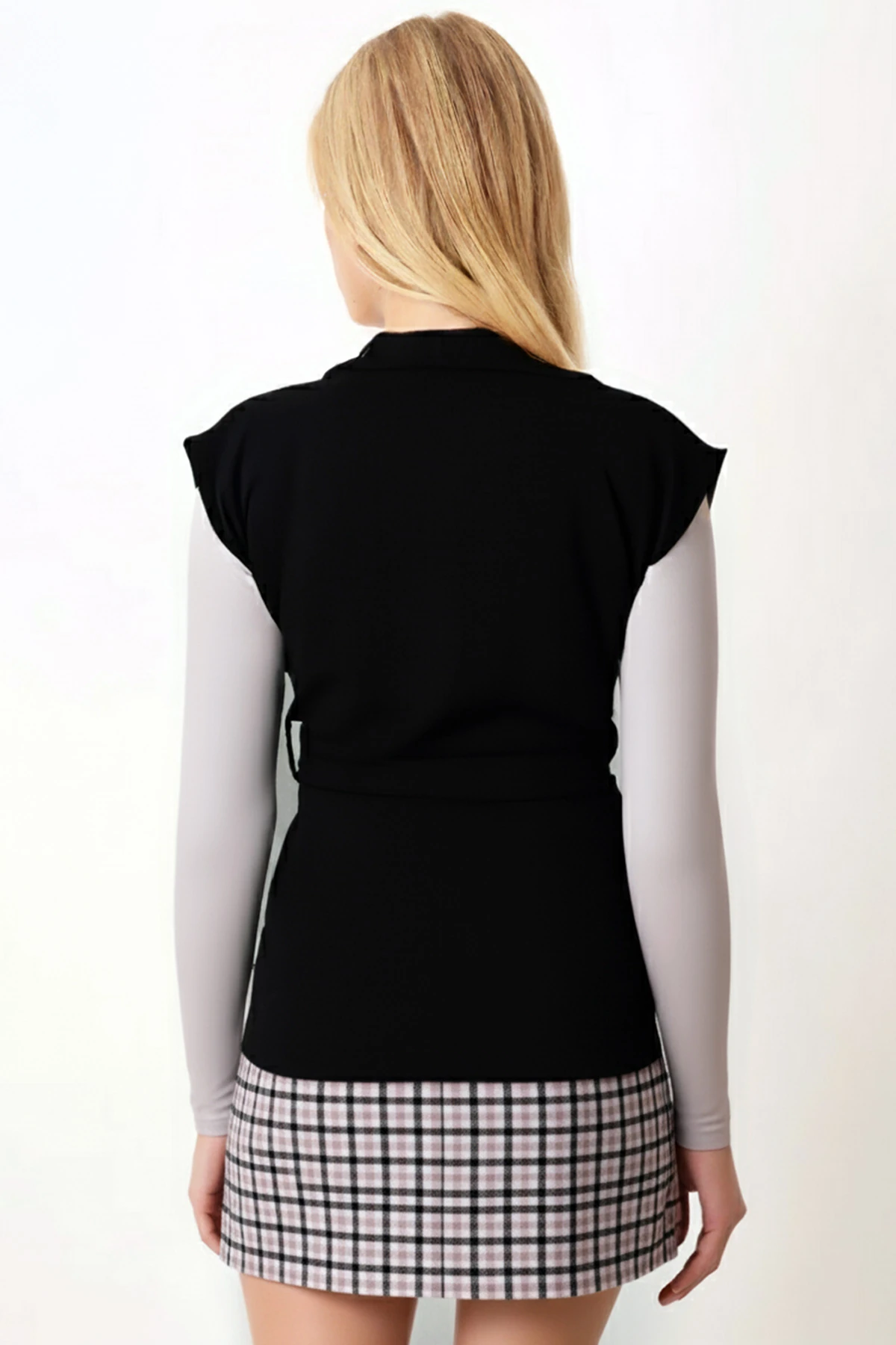 Kadın Siyah Erkek Yaka Beli Kuşaklı Keten Görünümlü Yelek ARM-26K001055