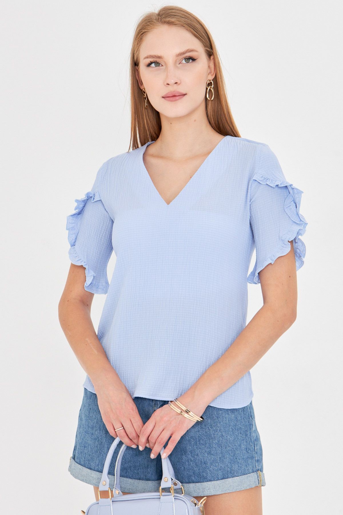Kadın Bebe Mavi V Yaka Kolları Fırfırlı Kısa Kol Bluz ARM-25Y001070