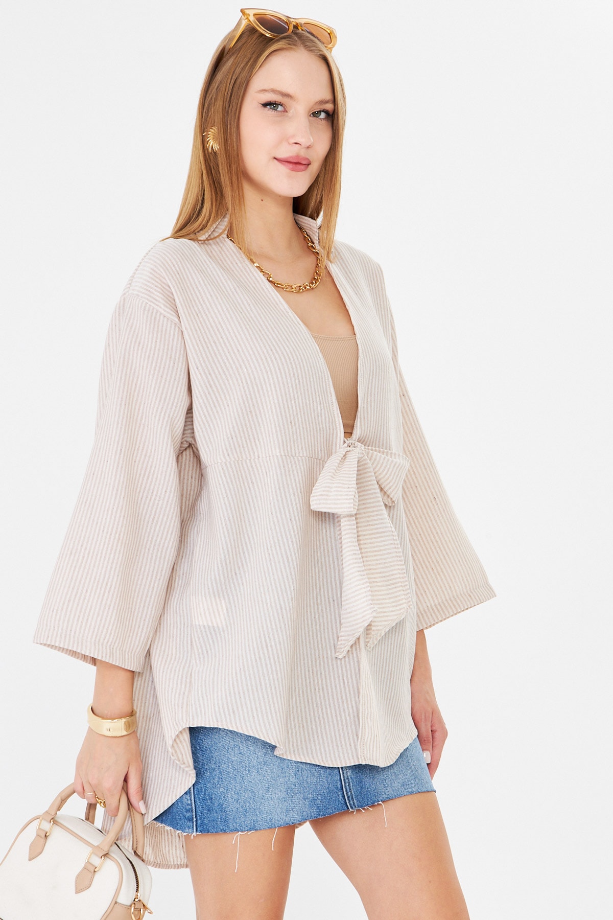 Kadın Bej Çizgili Önden Bağlamalı Kimono Gömlek ARM-25Y001085