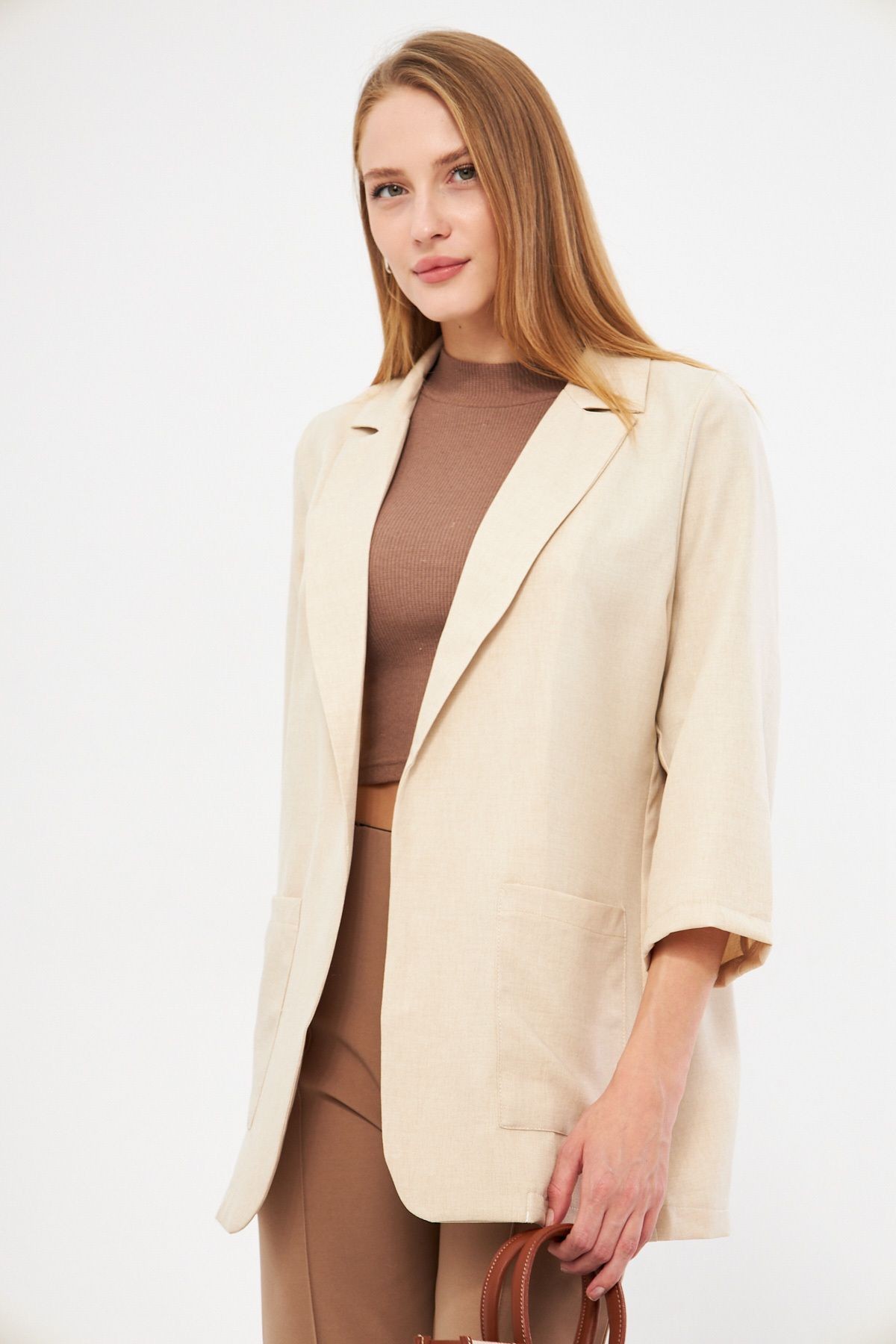 Kadın Ekru Cepli Oversize Ceket ARM-24Y001115