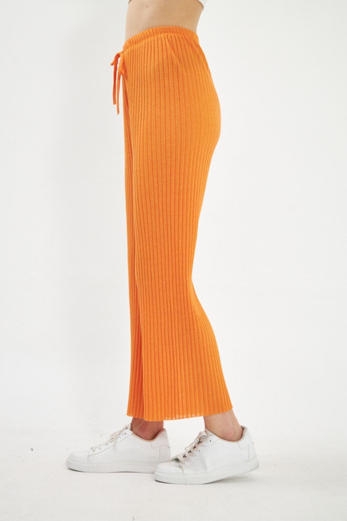 Kadın Turuncu Beli Lastikli Fitilli Triko Pantolon ARM-22K105002
