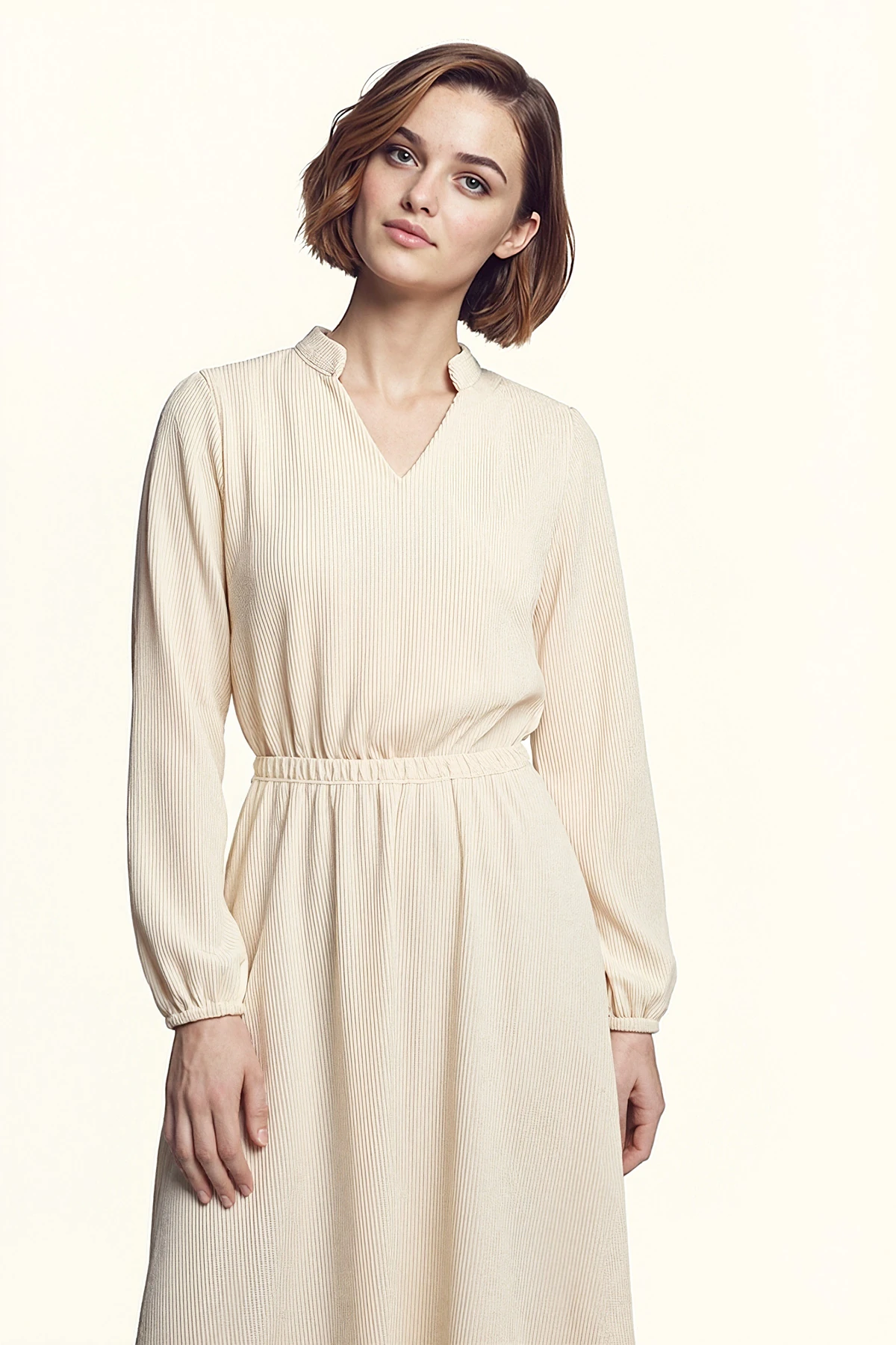 Kadın Ekru Kadife V Yaka Beli Lastikli İnce Fitilli Kloş Elbise ARM-25K001049