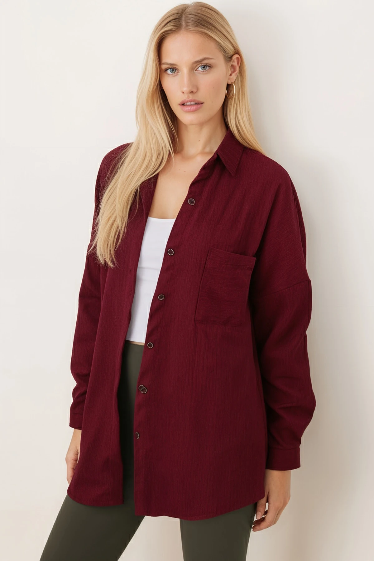 Kadın Koyu Mürdüm Cepli Oversize İnce Fitilli Kadife Gömlek ARM-24K001076