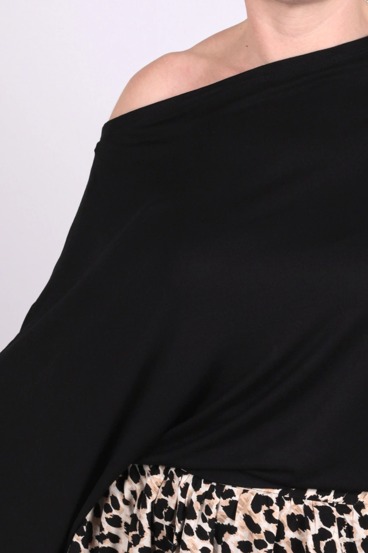 Kadın Siyah Kayık Yaka Yarasa Kol Bluz ARM-26K042018