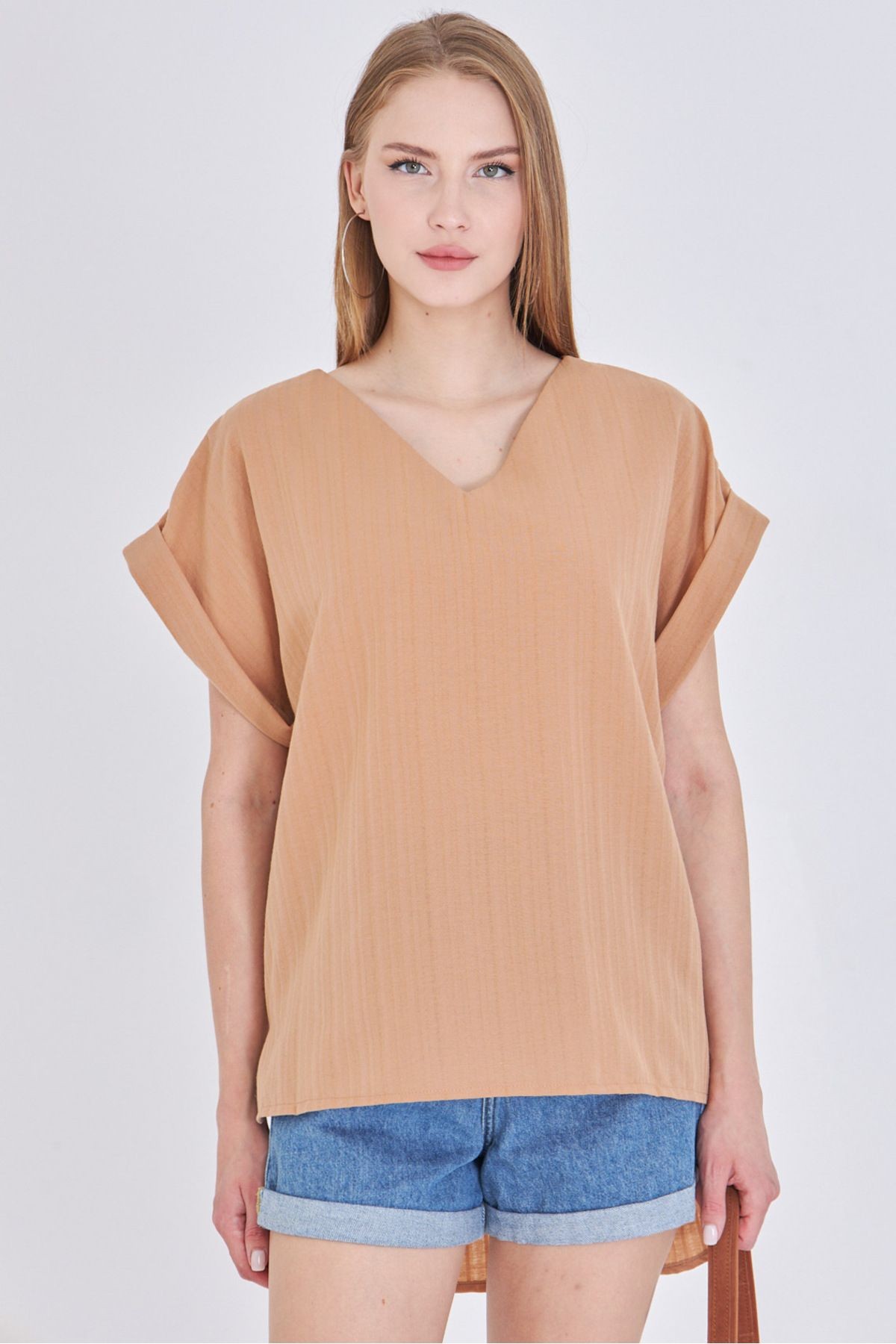 Kadın Vizon V Yaka Yanları Yırtmaçlı Arkası Uzun Duble Kol Detaylı Oversize Bluz ARM-24Y001074