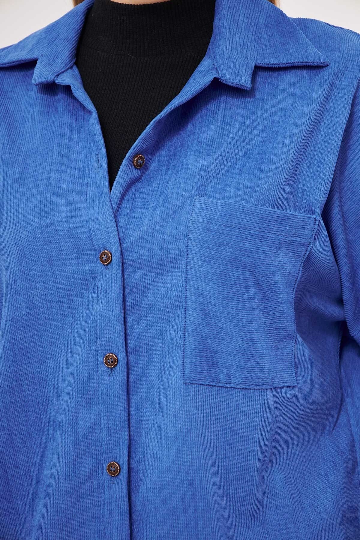 Kadın Mavi Cepli Oversize İnce Fitilli Kadife Gömlek ARM-24K001076