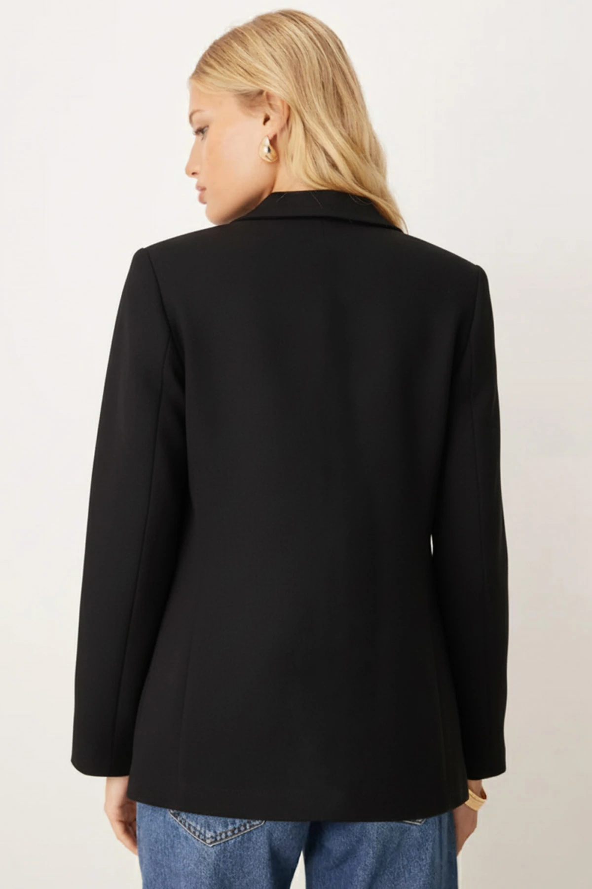 Kadın Siyah Erkek Yaka Cep Kapaklı Vatkalı Oversize Kaşe Ceket ARM-26K001044