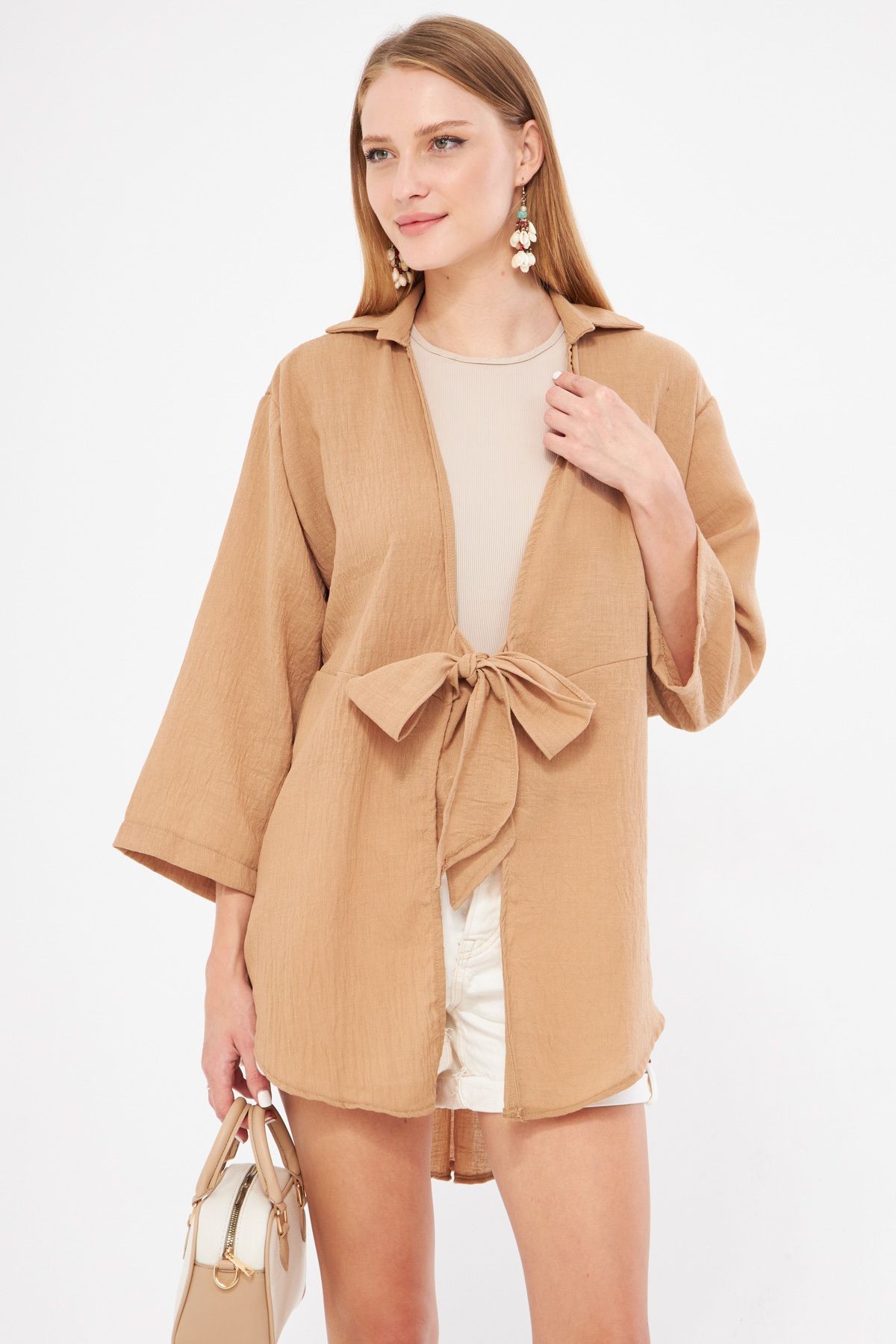 Kadın Koyu Vizon Keten Görünümlü Önden Bağlamalı Kimono Gömlek ARM-24Y001063