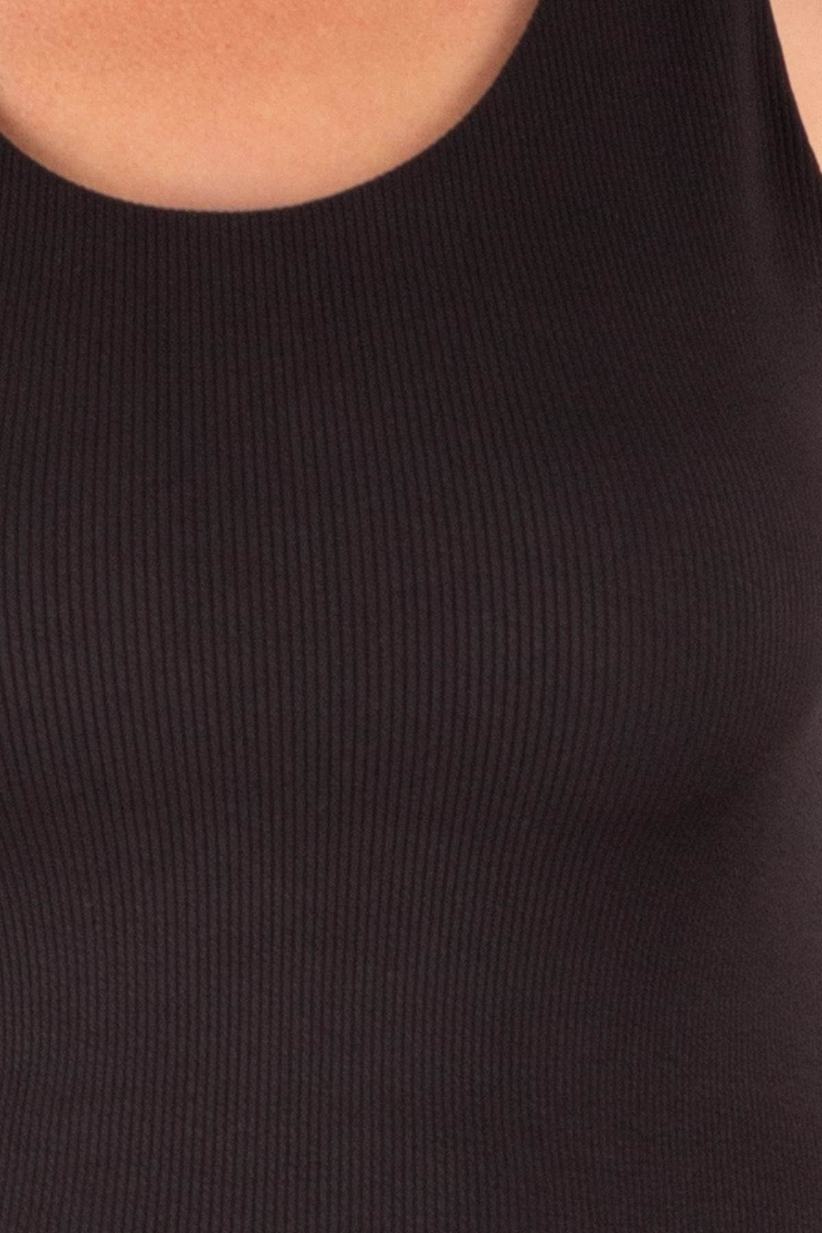 Kadın Siyah Askılı Vücuda Oturan Likralı Midi Boy Elbise ARM-25Y001094