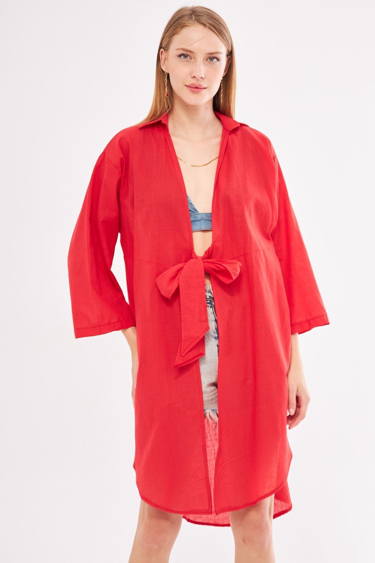 Kadın Kırmızı Önden Bağlamalı İnce Keten Kumaş Midi Boy Kimono Gömlek ARM-24Y001081