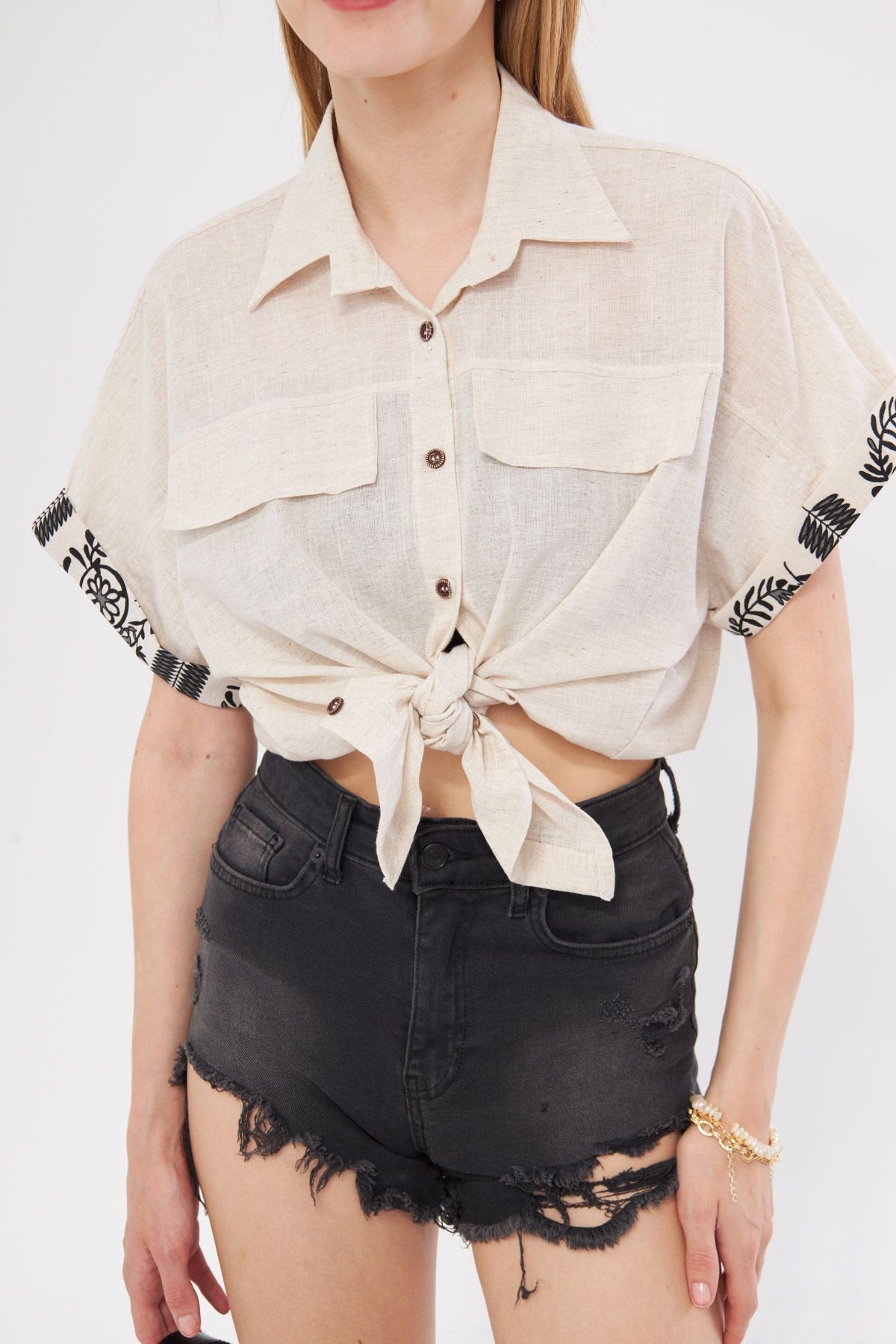 Kadın Bej Oversize Duble Kol Detaylı Gömlek ARM-24Y001075
