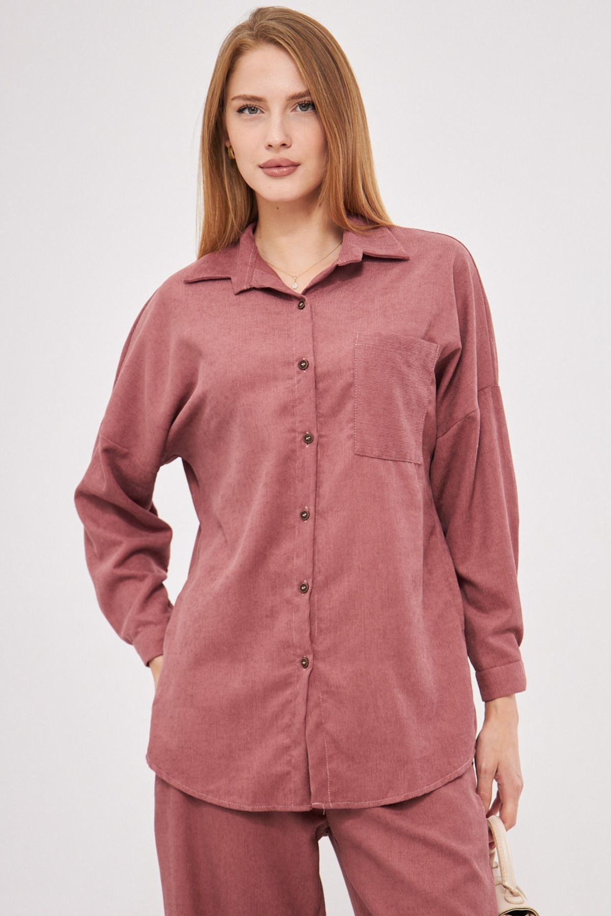 Kadın Gül Kurusu Cepli Oversize İnce Fitilli Kadife Gömlek ARM-24K001076
