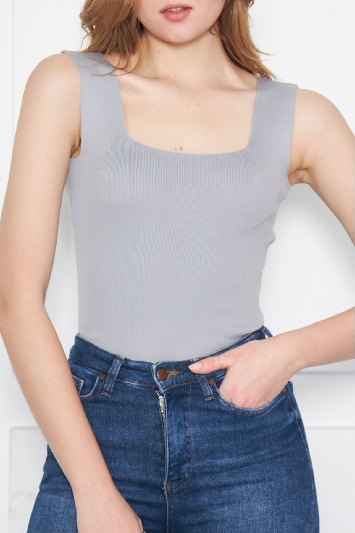Kadın Gri Kalın Askılı Kaşkorse Bluz ARM-23Y069001