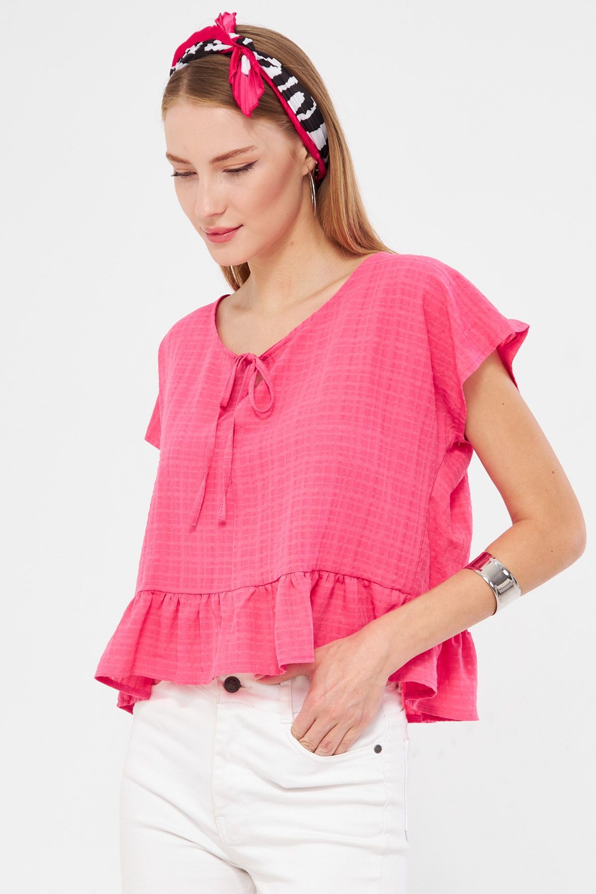 Kadın Fuşya Yarasa Kol Yakası Bağlamalı Eteği Fırfırlı Oversize Crop Bluz ARM-24Y001088