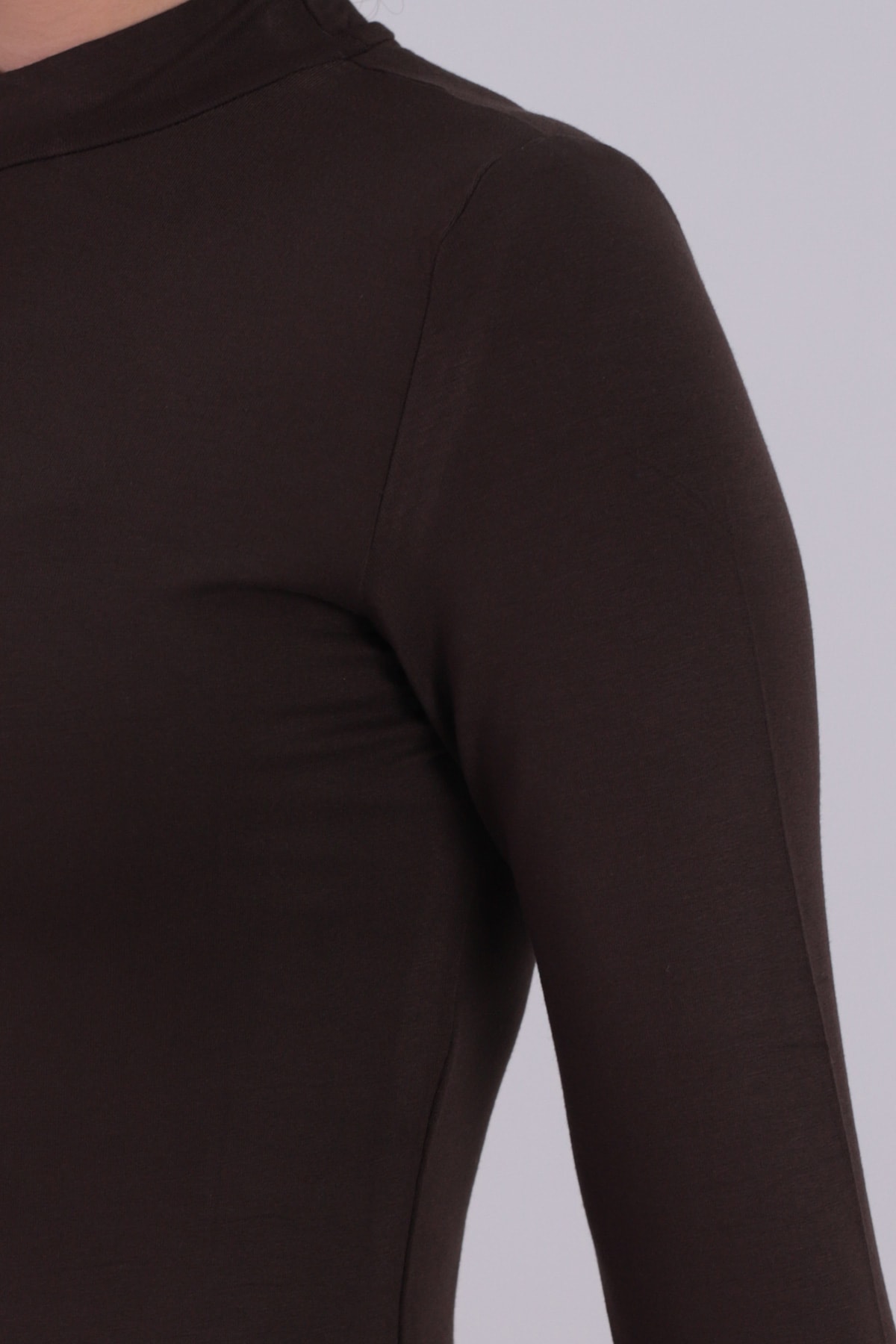 Kadın Kahve Yarım Balıkçı Parmak Geçmeli Body Bluz ARM-26K135002