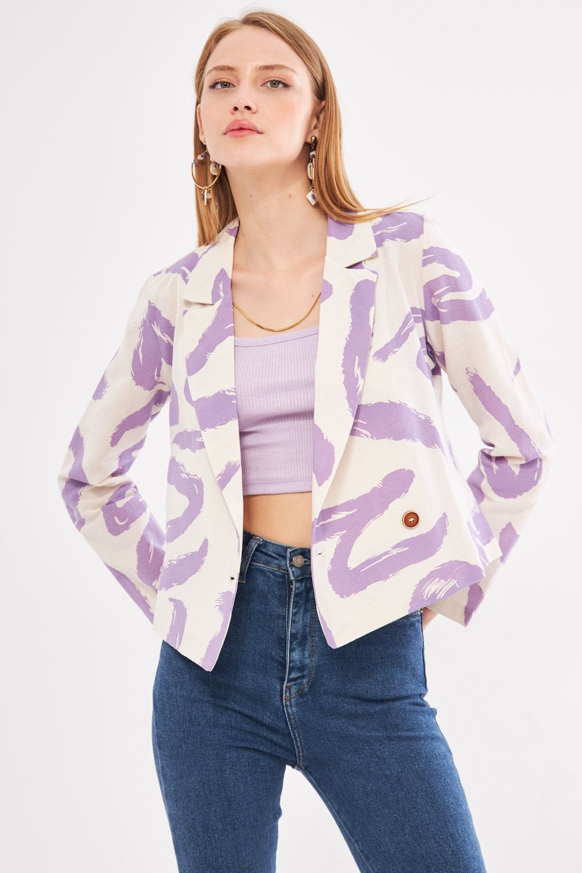 Kadın Lila Kruvaze Yaka Desenli Crop Ceket ARM-24Y001058