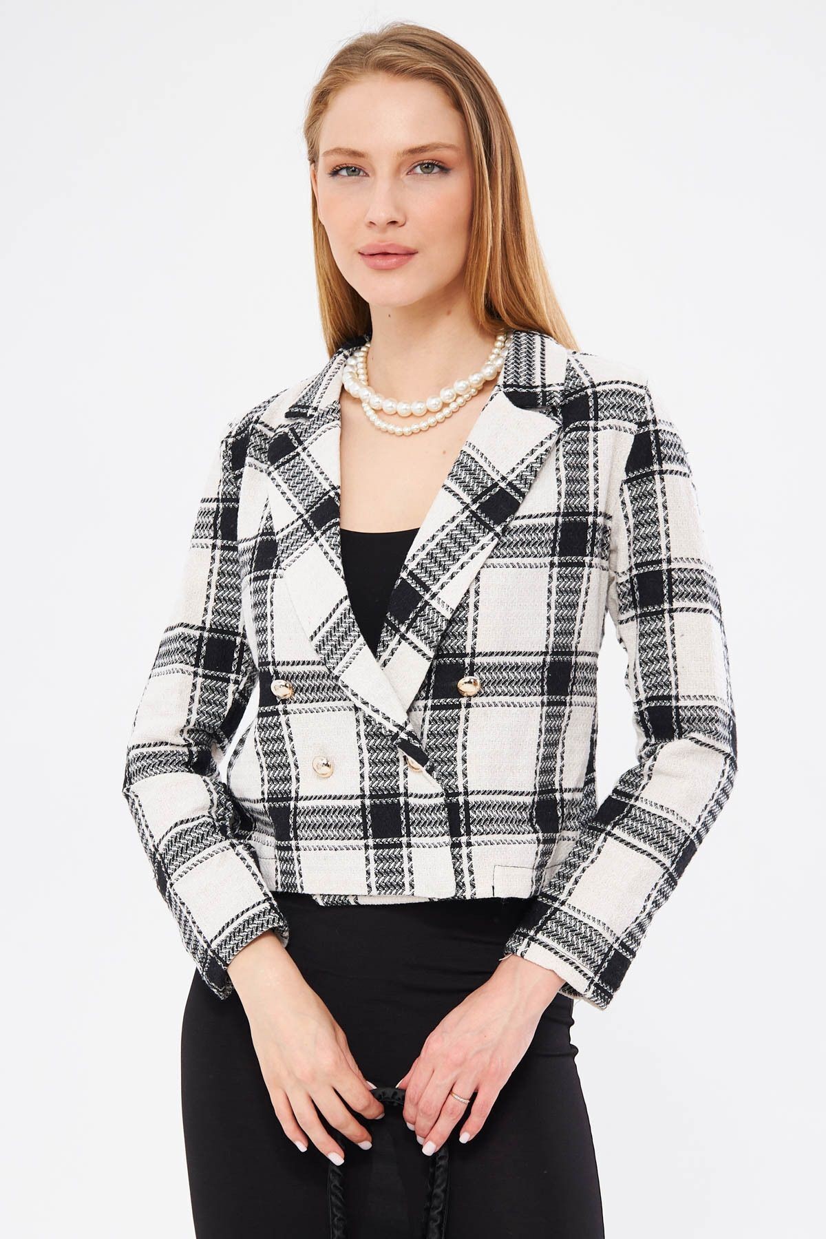 Kadın Ekru Kruvaze Yaka Tüvit Crop Ceket ARM-24K001014
