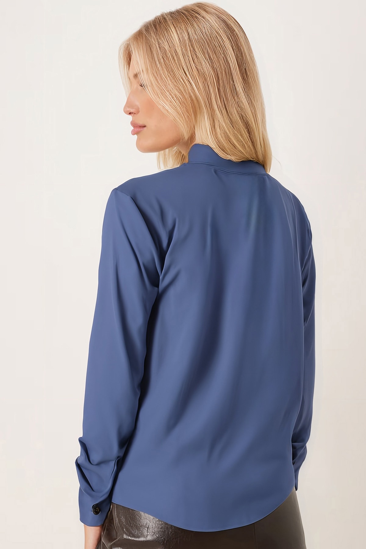 Kadın İndigo Uzun Kollu Düz Gömlek ARM-18Y001176