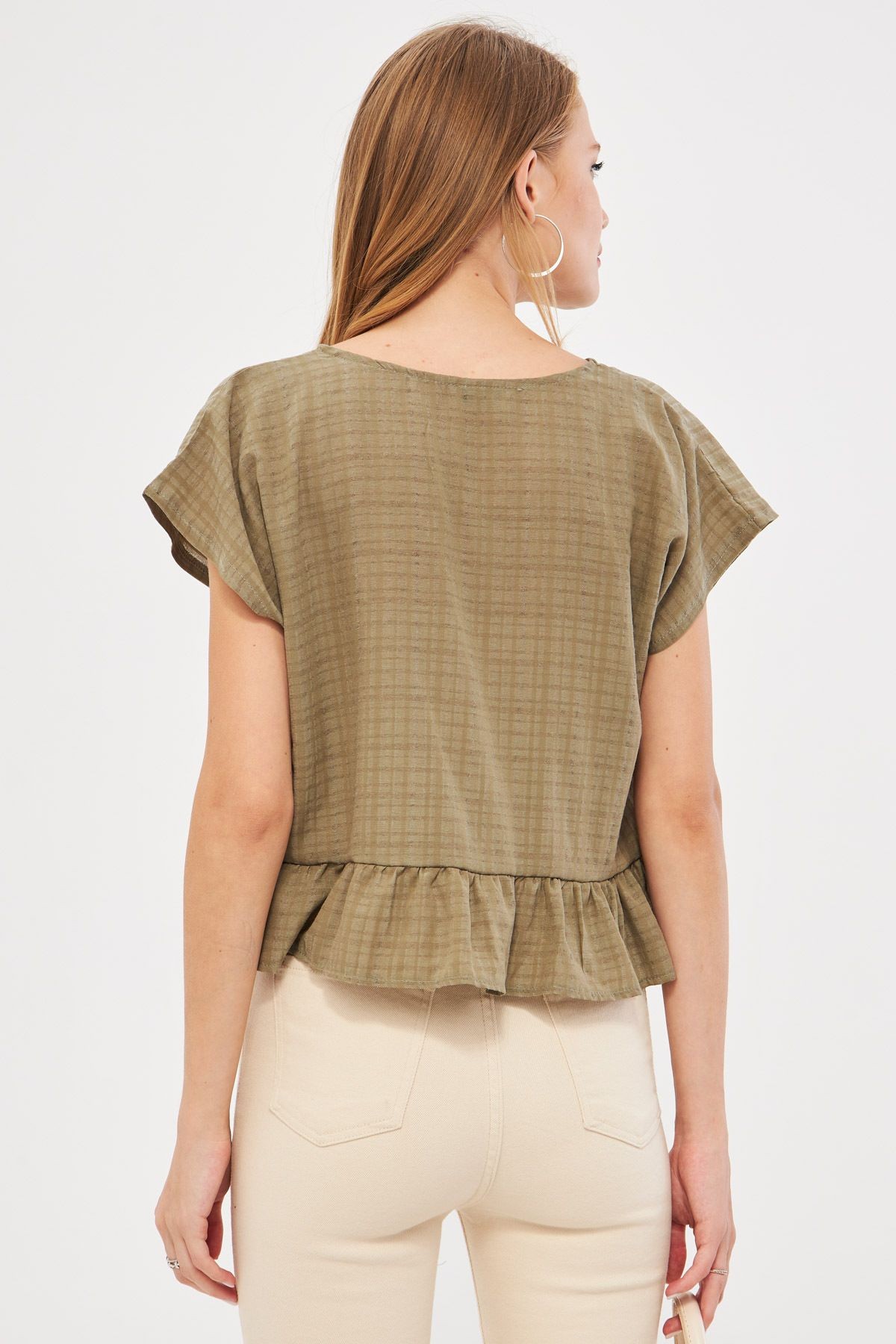 Kadın Haki Yarasa Kol Yakası Bağlamalı Eteği Fırfırlı Oversize Crop Bluz ARM-24Y001088