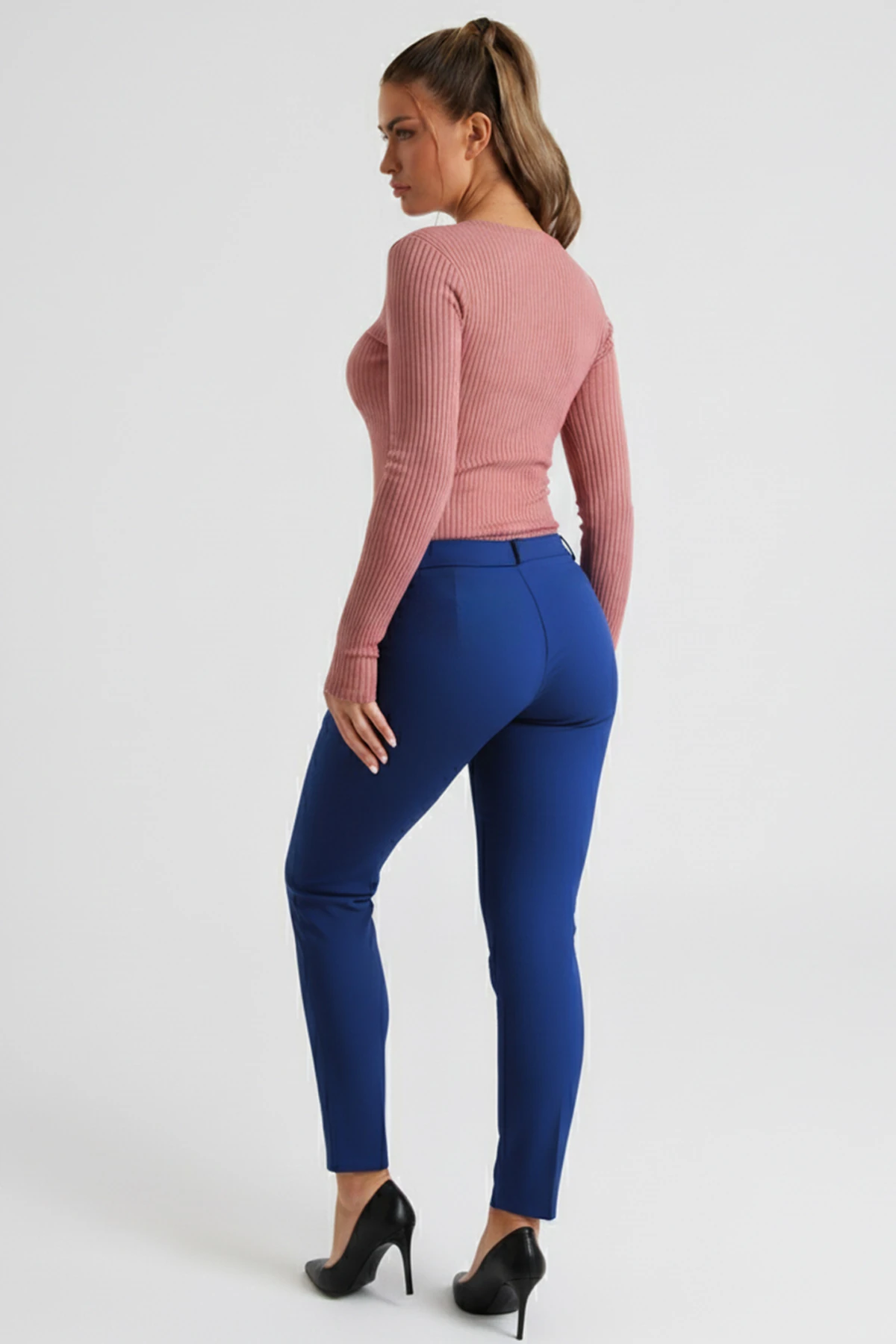 Kadın Mavi Cepli Kumaş Pantolon ARM-26K136080