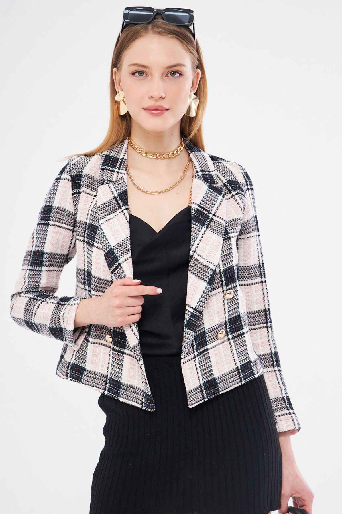 Kadın Açık Pudra Kruvaze Yaka Tüvit Crop Ceket ARM-24K001014