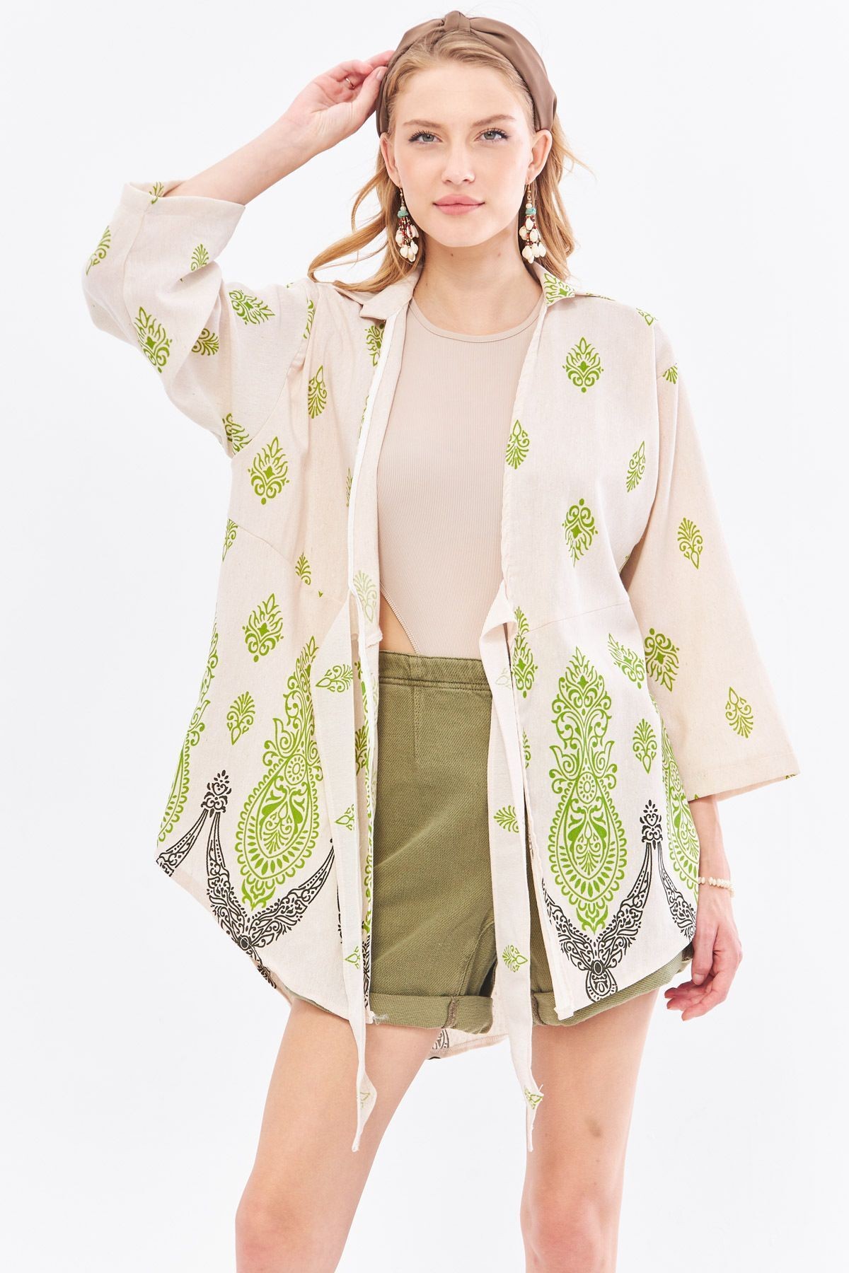 Kadın Fıstık Yeşili Desenli Keten Görünümlü Eteği Sulu Önden Bağlamalı Kimono Gömlek ARM-24Y001092