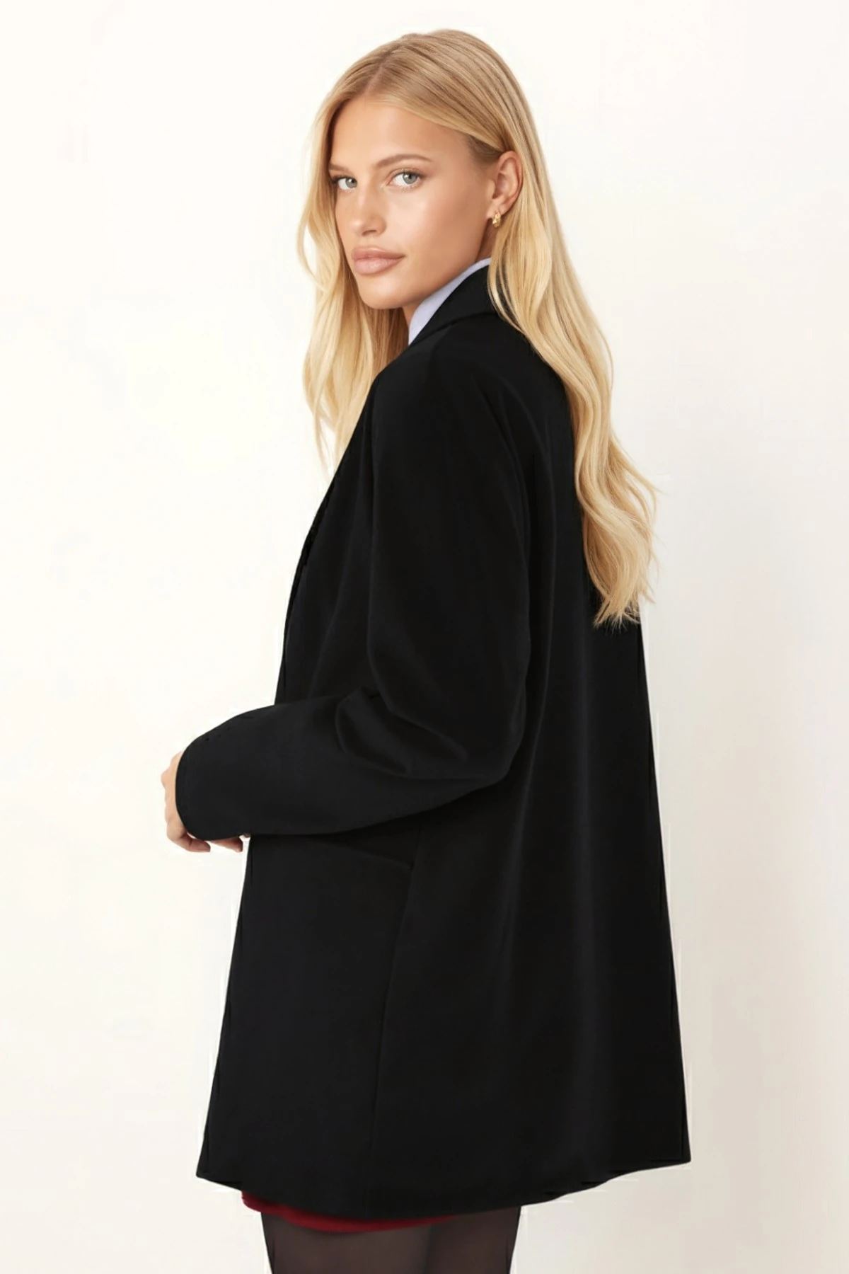 Kadın Siyah Yakalı Cep Kapaklı Düğmeli Vatkalı Premium Süet Oversize Ceket ARM-25K001057