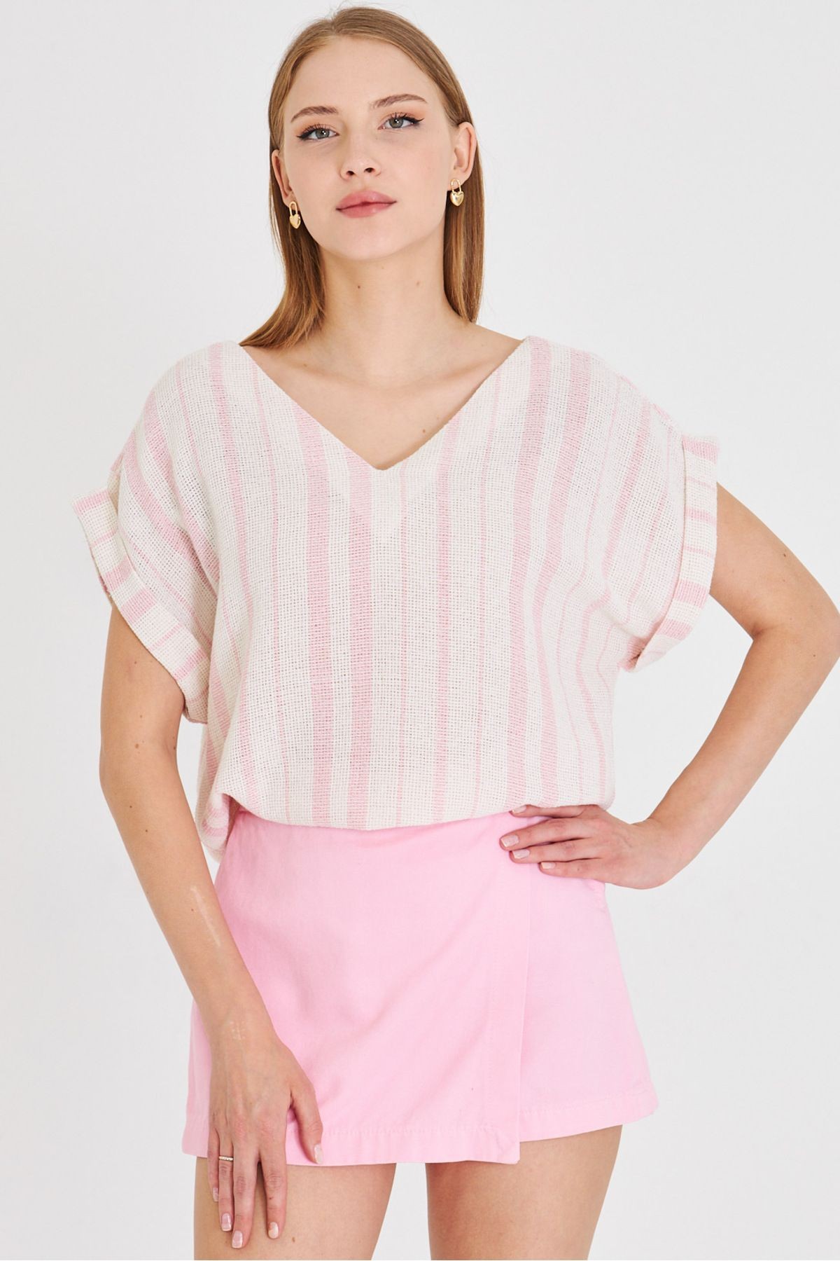 Kadın Pudra V Yaka Yanları Yırtmaçlı Arkası Uzun Duble Kol Detaylı Oversize Bluz ARM-25Y001056