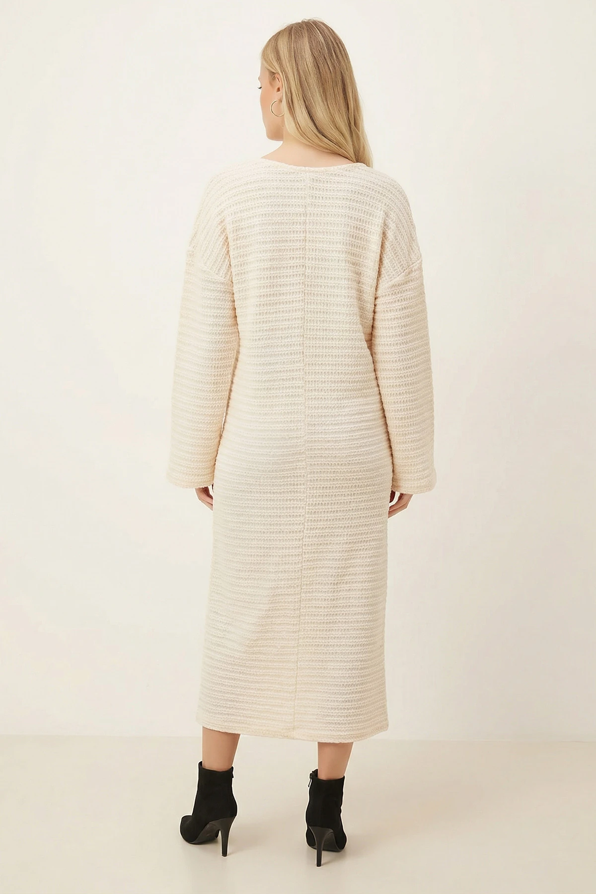 Kadın Ekru Uzun Kollu Yumuşak Dokulu Salaş Elbise ARM-26K001078