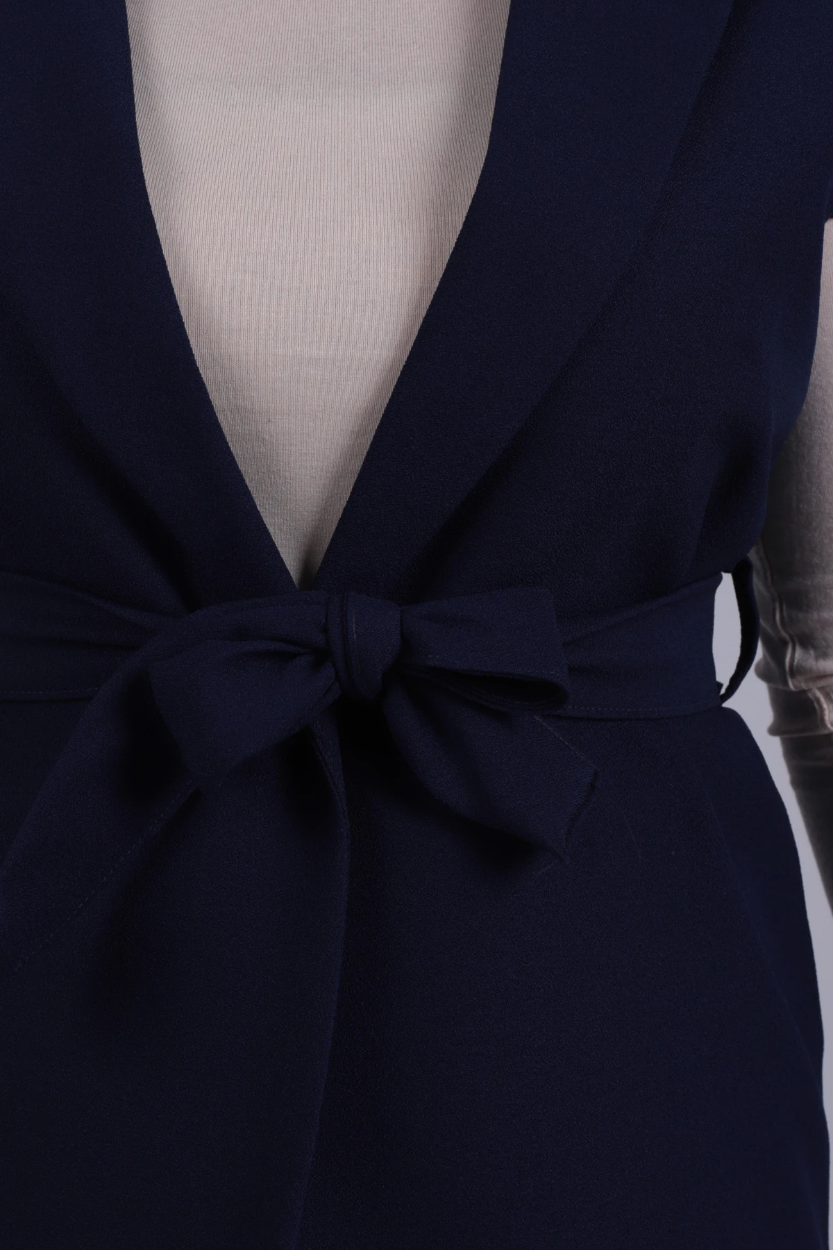 Kadın Lacivert Erkek Yaka Beli Kuşaklı Keten Görünümlü Yelek ARM-25Y001079