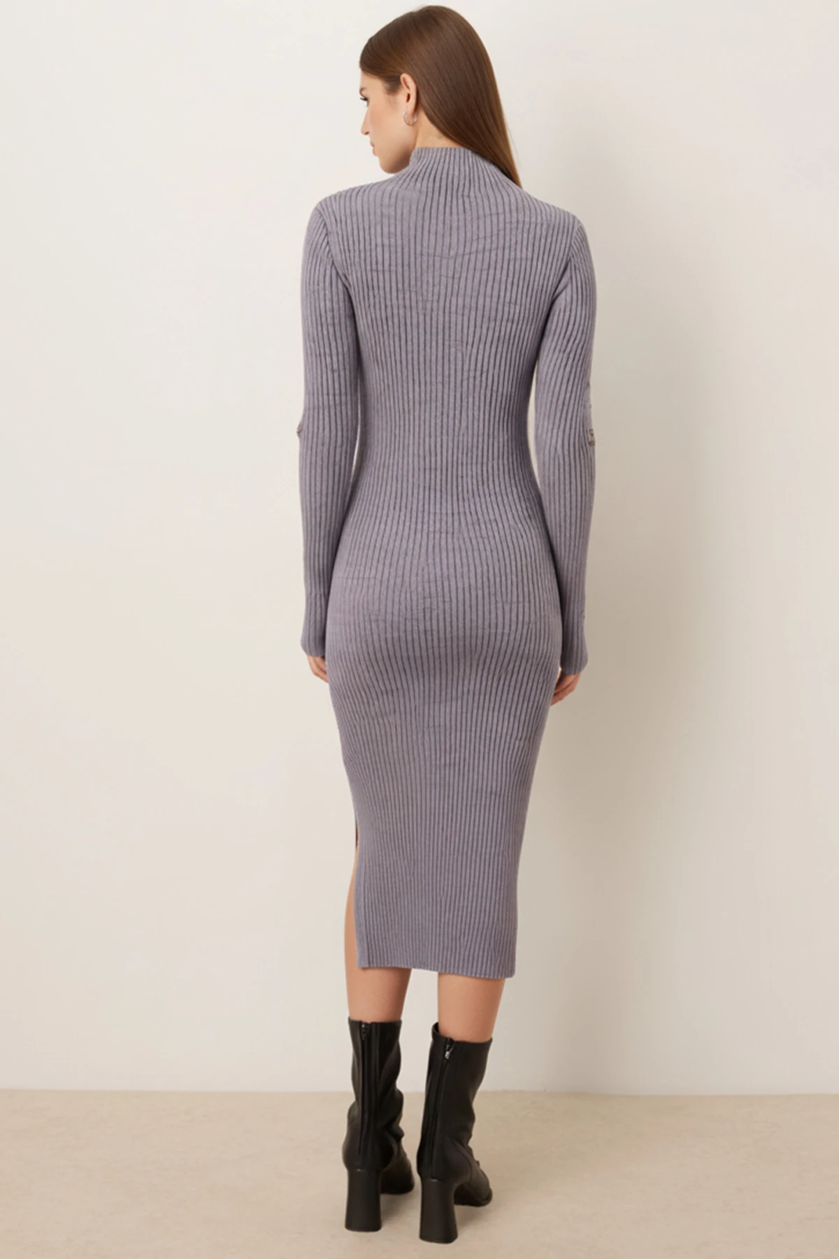 Kadın Gri Yanı Yırtmaçlı Zımba Detaylı Triko Elbise ARM-26K136072