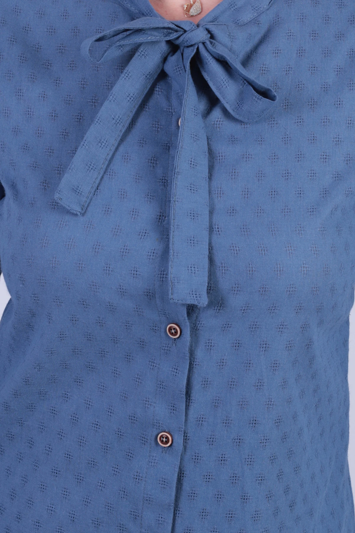 Kadın Koyu Mavi Yakası Bağlamalı Desenli Gömlek ARM-20K001150