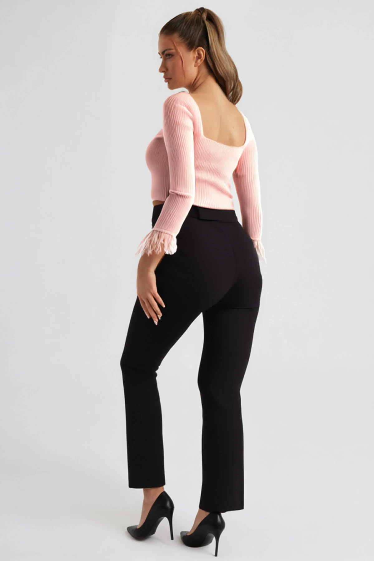 Kadın Siyah Önü Sahte Cepli Pantolon ARM-26K136053