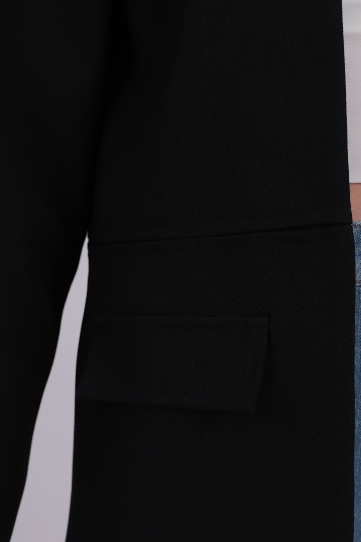 Kadın Siyah Beli Dikişli Uzun Ceket ARM-26K001017