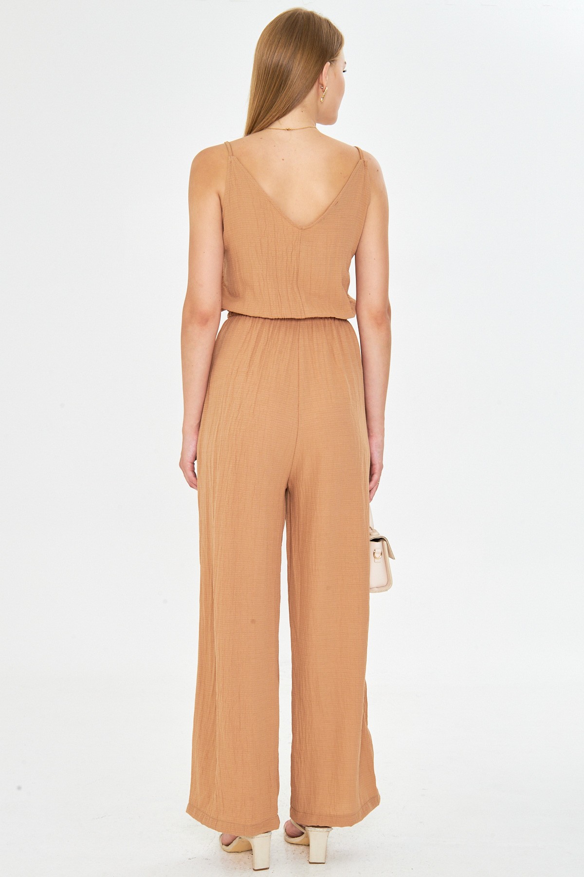 Kadın Camel Ön Arka V Yaka Askılı Beli Lastikli Cepli Astarlı Tulum ARM-24Y001100