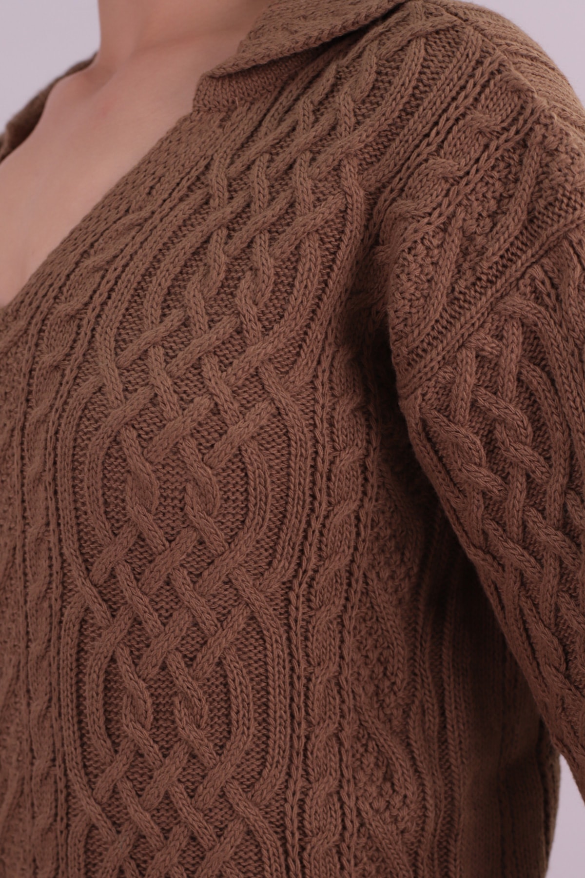 Kadın Kahve V Yaka Triko Kazak ARM-26K136037