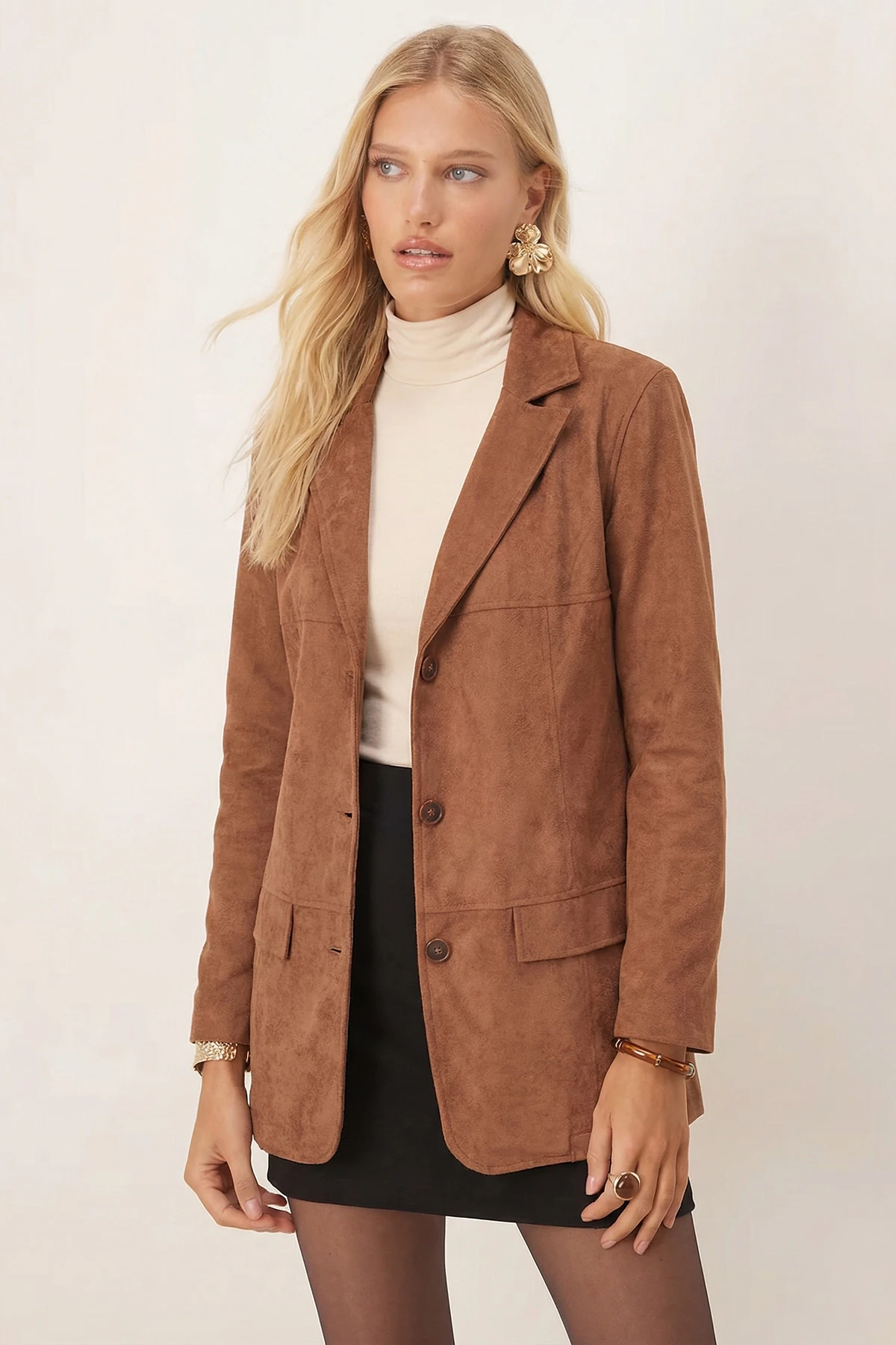Kadın Taba Yakalı Cep Kapaklı Düğmeli Vatkalı Premium Süet Oversize Ceket ARM-25K001057