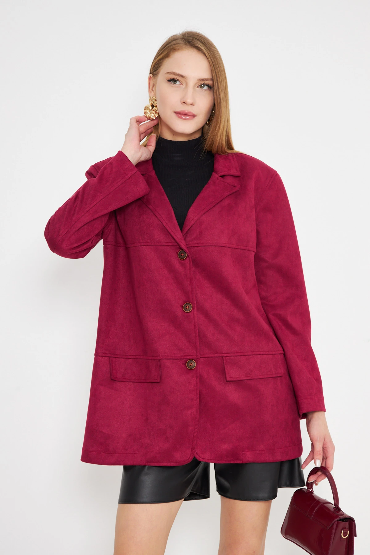 Kadın Bordo Yakalı Cep Kapaklı Düğmeli Vatkalı Premium Süet Oversize Ceket ARM-25K001057