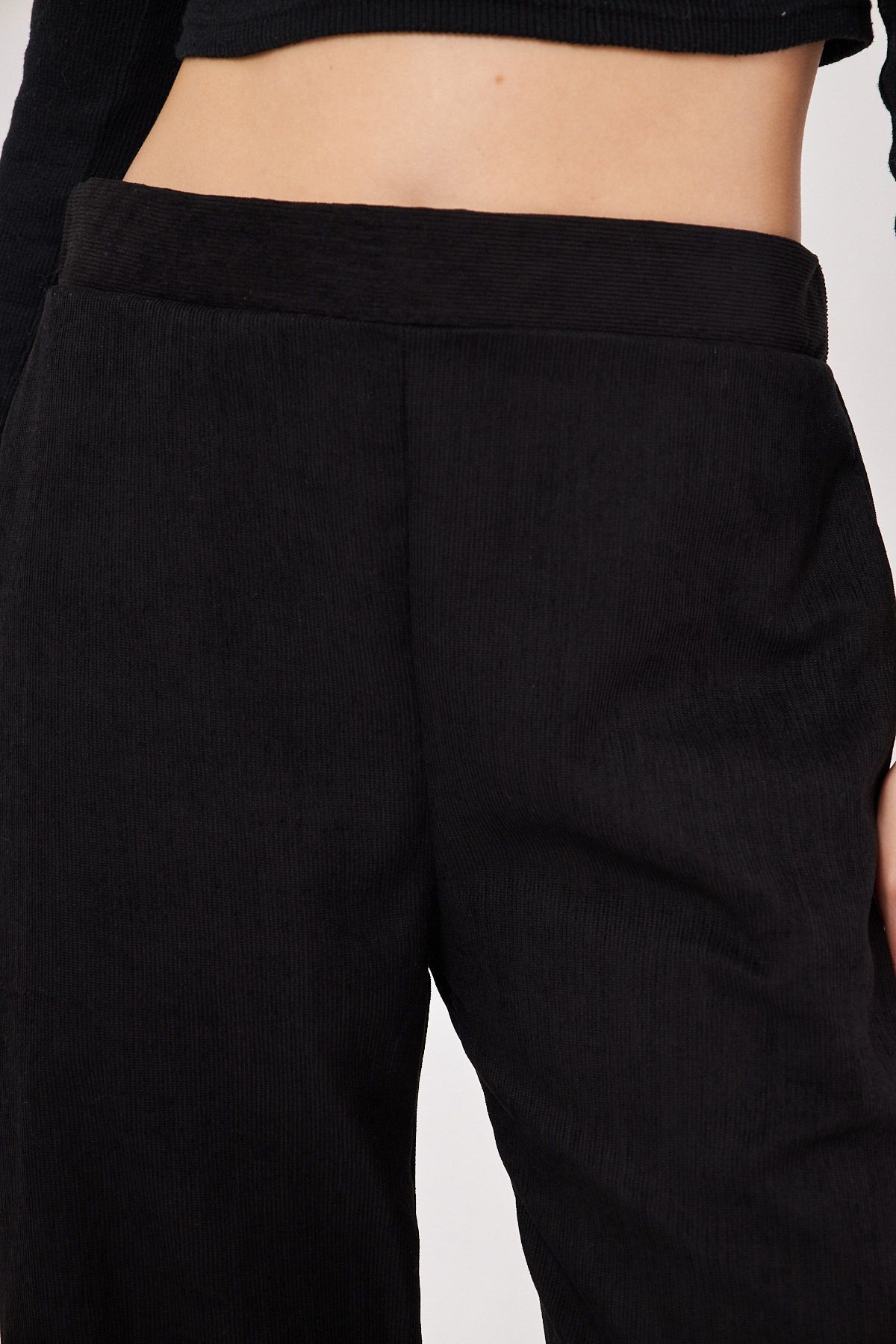 Kadın Siyah İnce Fitilli Kadife Palazzo Pantolon ARM-25K001009