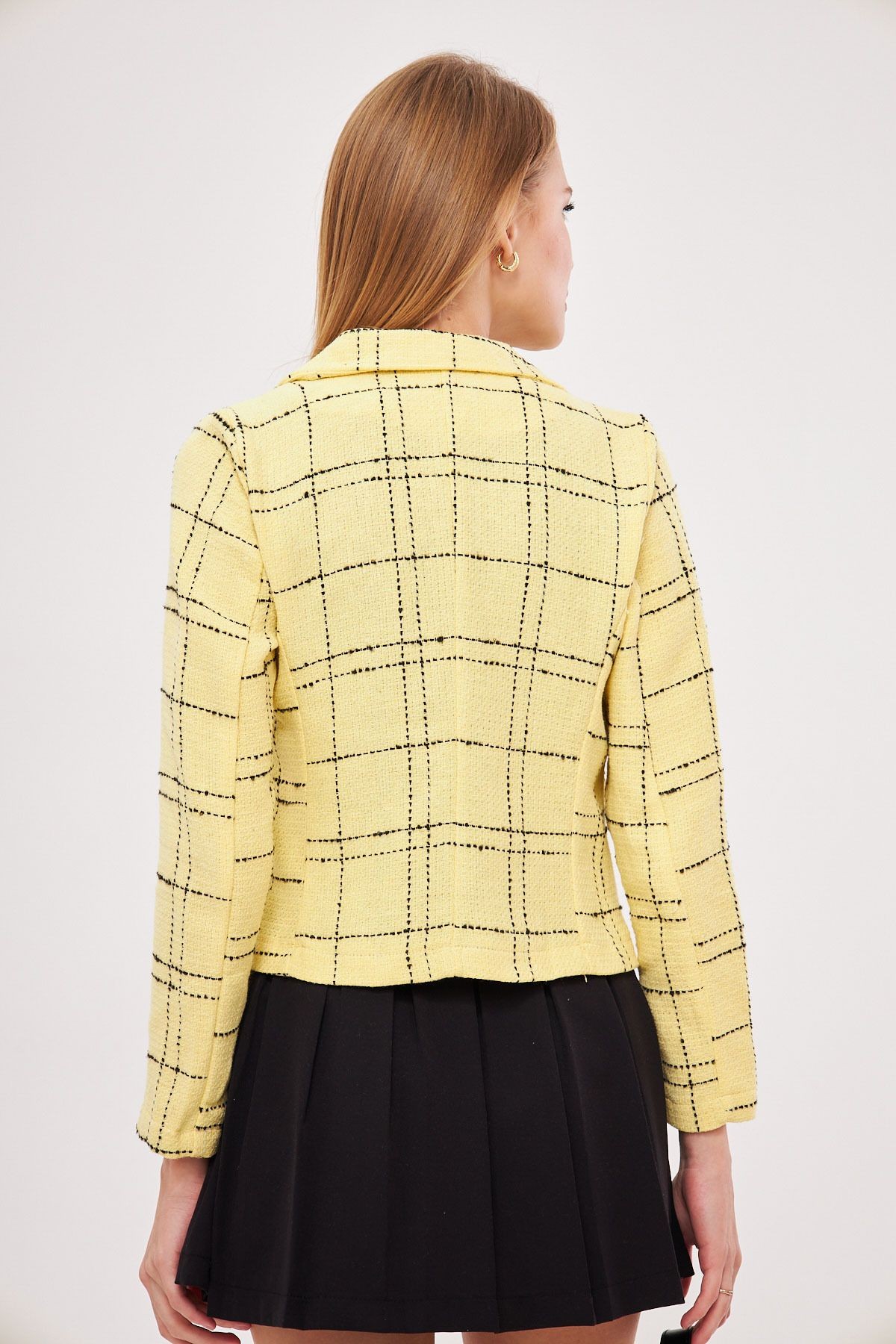 Kadın Sarı-Siyah Kruvaze Yaka Tüvit Crop Ceket ARM-24K001014