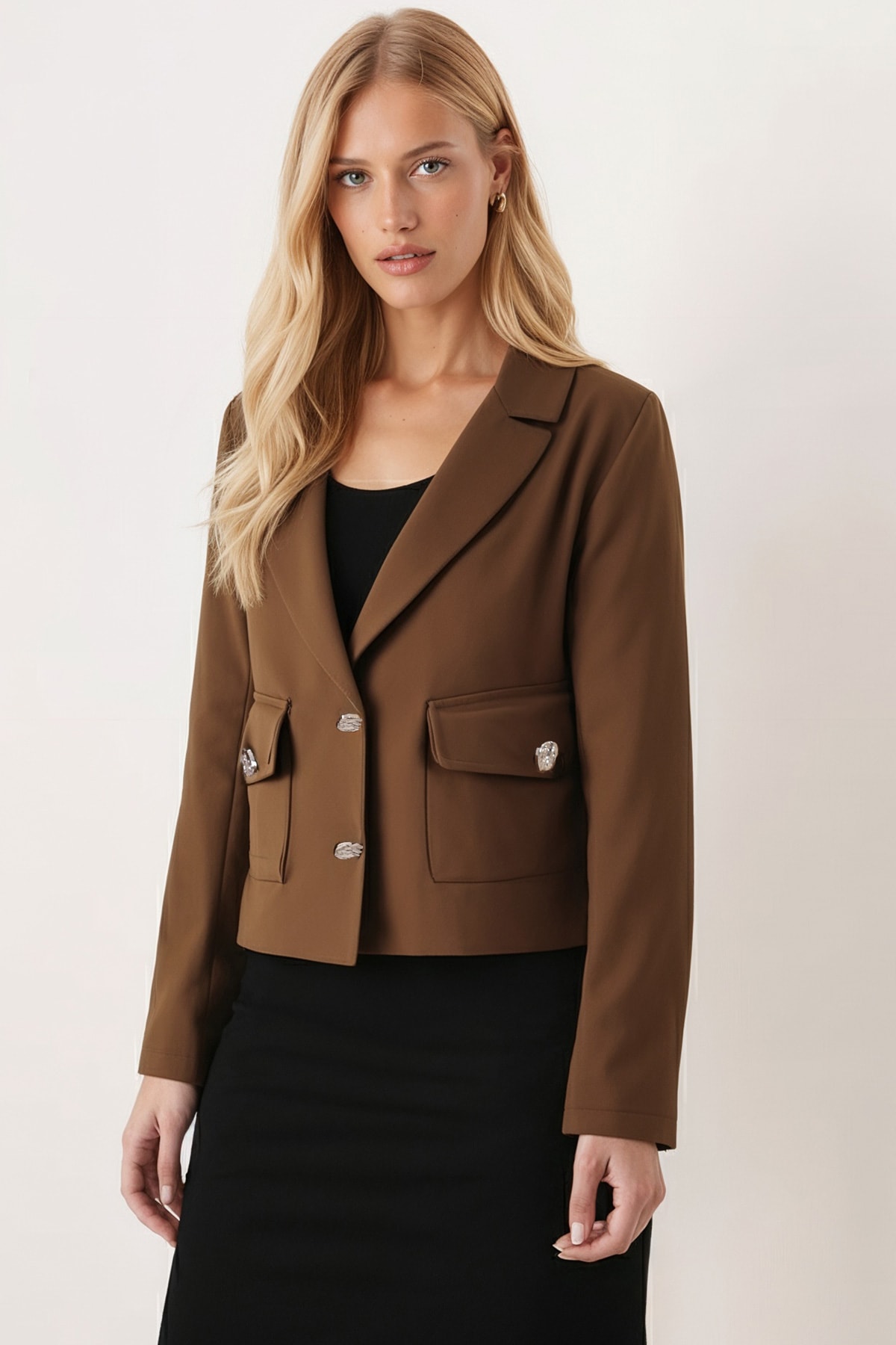Kadın Kahve Erkek Yaka Kare Cepli Crop Ceket ARM-26K001026