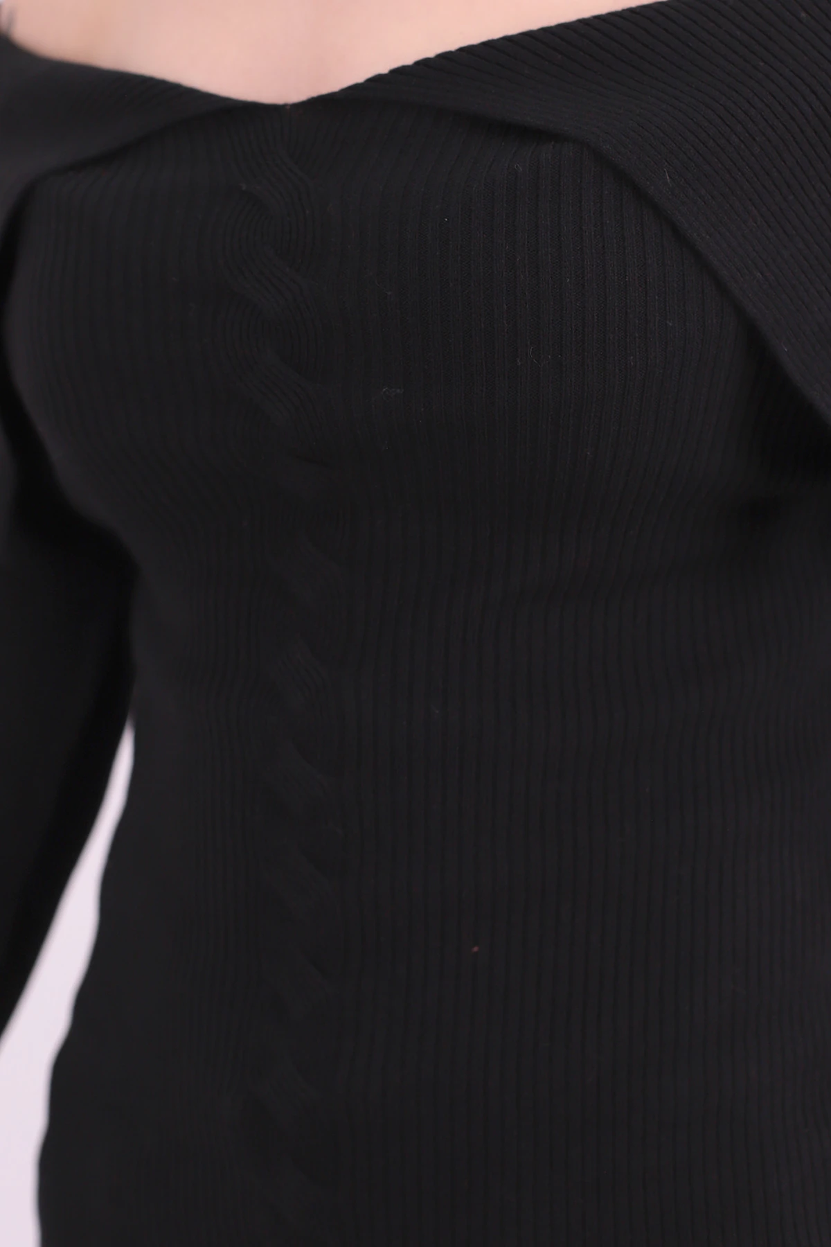 Kadın Siyah Madonna Yaka Triko Kazak ARM-26K136068