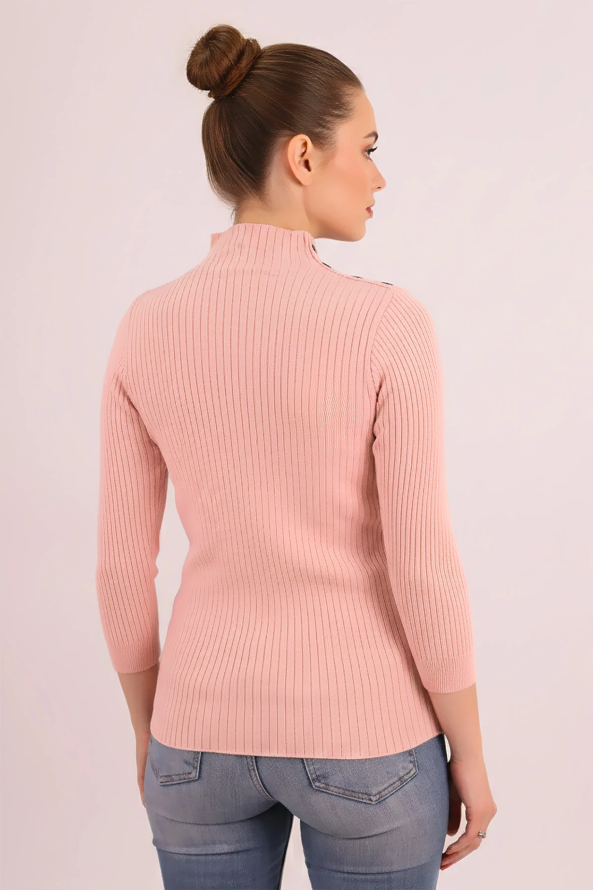 Kadın Pudra Dik Yaka Omuzları Zımba Detaylı Triko Kazak ARM-26K136065